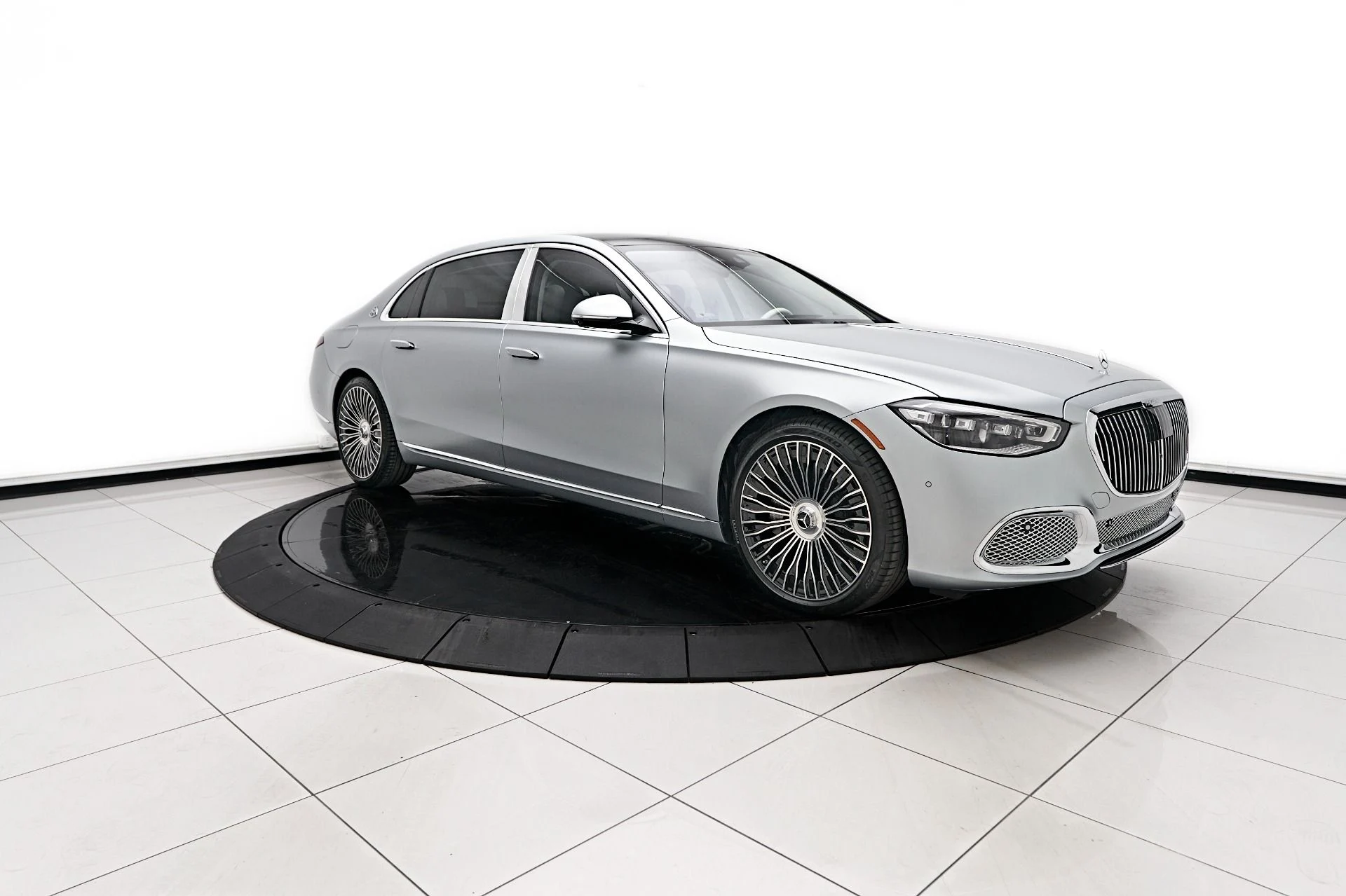 mph010_741274766_Used_2024_Mercedes_Benz_S_Class_Maybach_S_680_1729209539_4e8e92d3cd