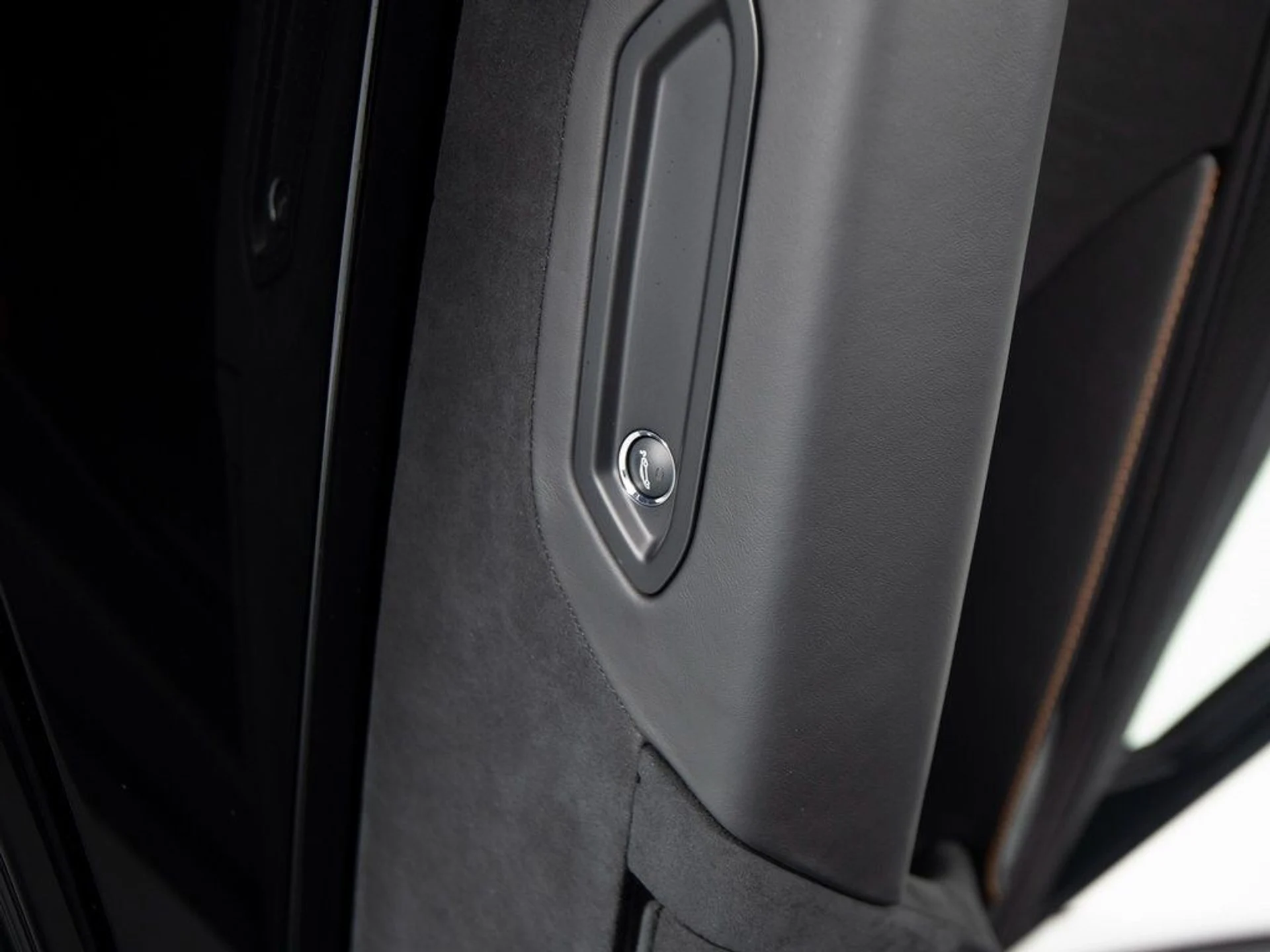 mph010_741459223_33c302b29183171d34e11efb70f51b31x_3de389ee83