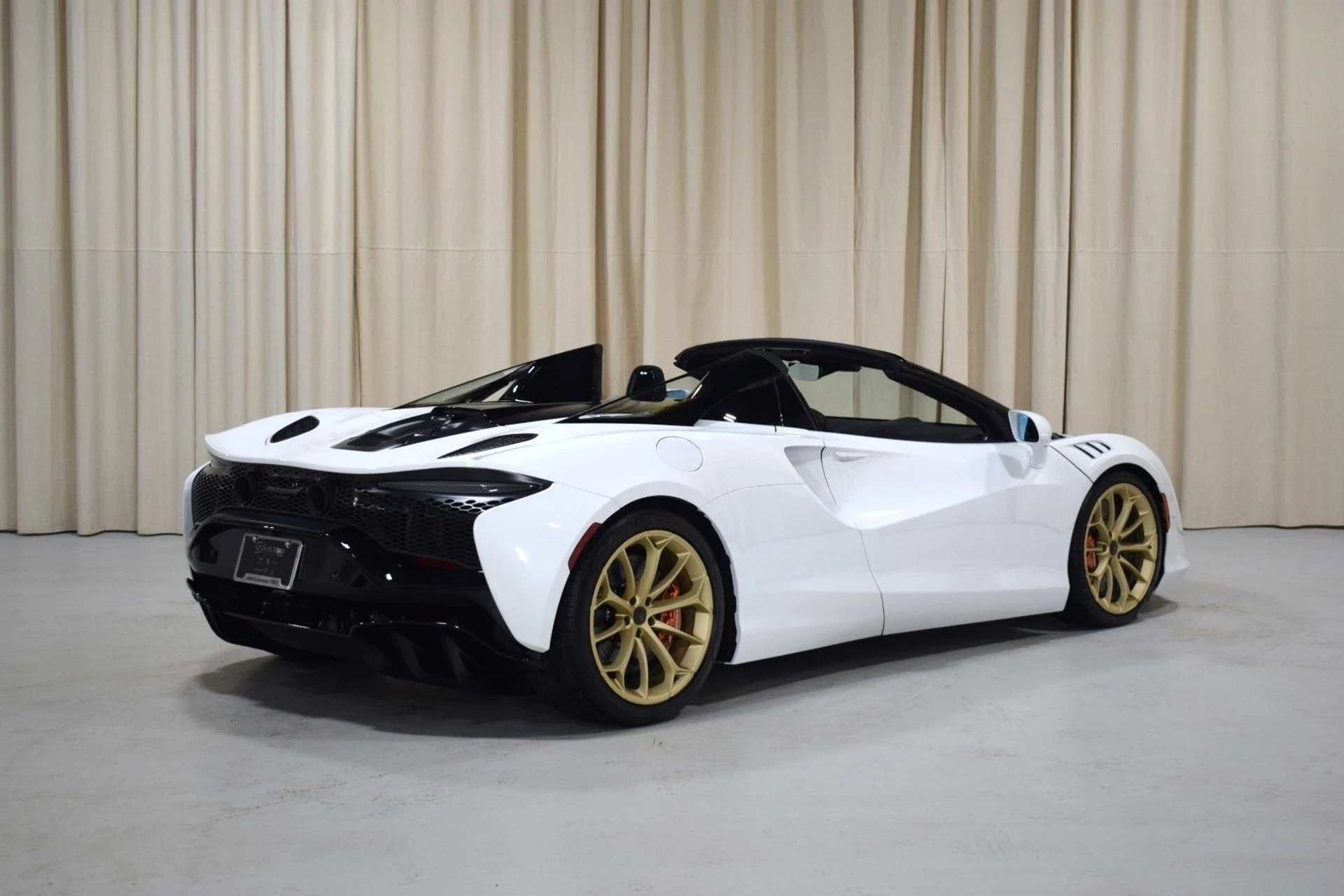 mph010_746863604_10070c40f1124c4e093929df74c207cex_6134728f9f