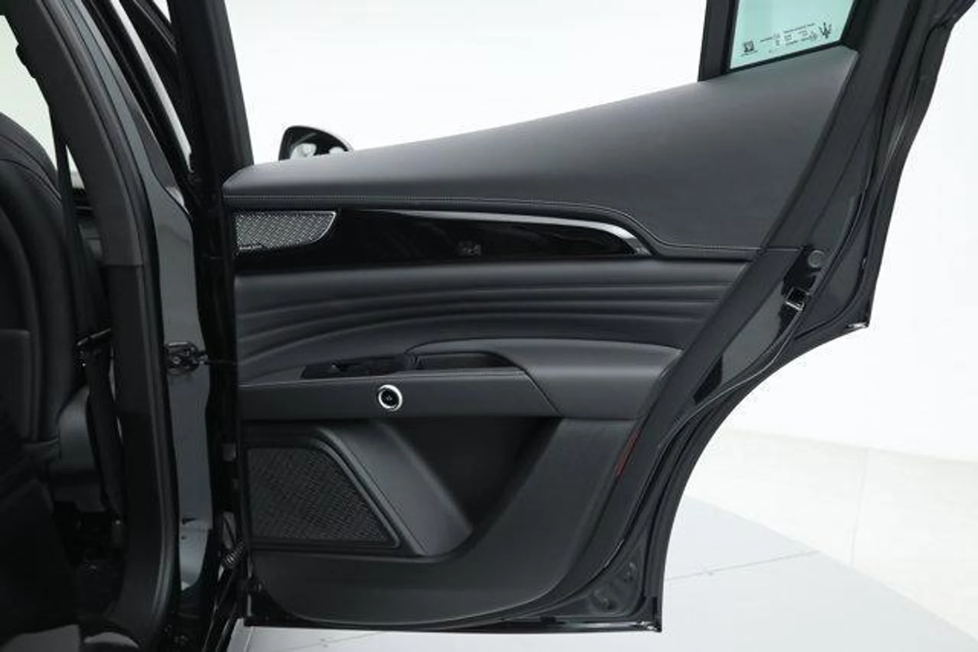 mph010_746918340_v_UNR_5_Yj5_C_Pr_K4vkbj_ZVVW_Fx_QY_0_Y_e689d6ea6a