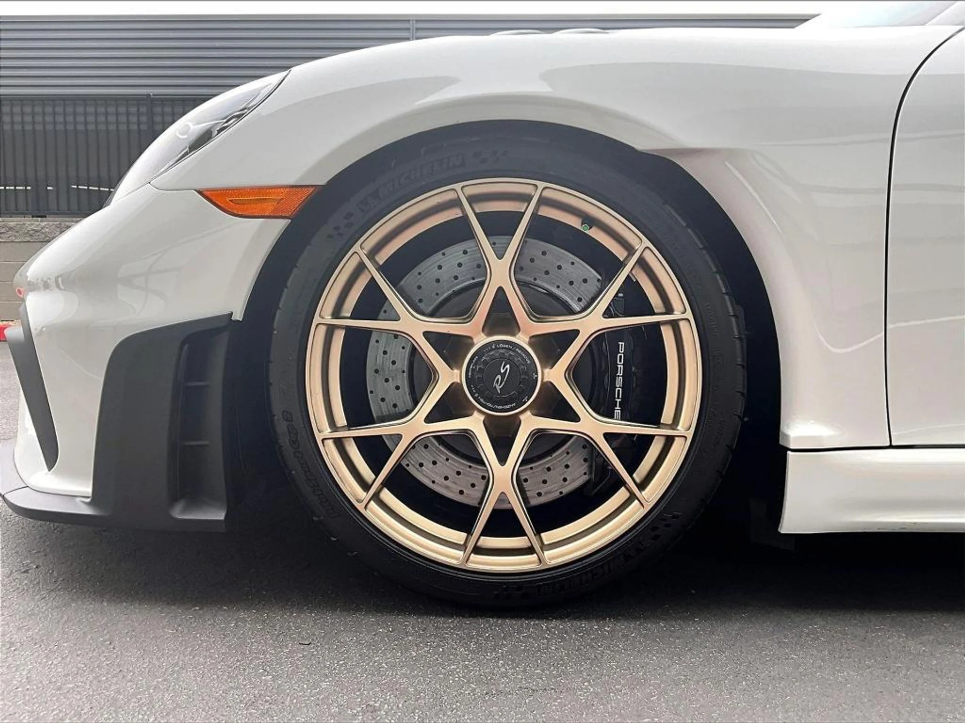 mph010_747955698_F_Mo_Uo_P02o38_5_Gn_Jhz9_Brk_DA_5_Qc_2173c67324