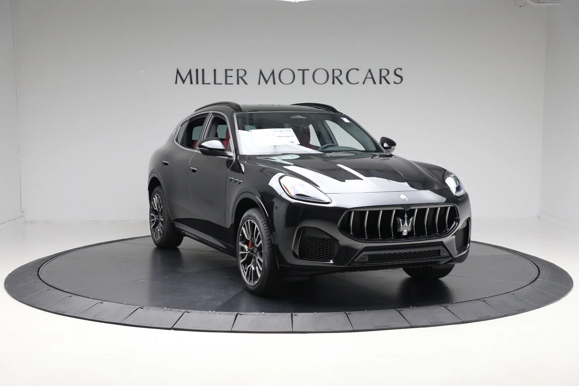 mph010_754971826_New_2025_Maserati_Grecale_34b1ab6223
