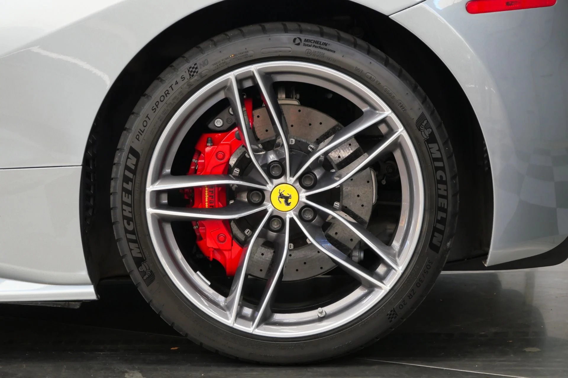 mph010_757602469_Used_2018_Ferrari_488_GTB_1757341188_f8bf845973