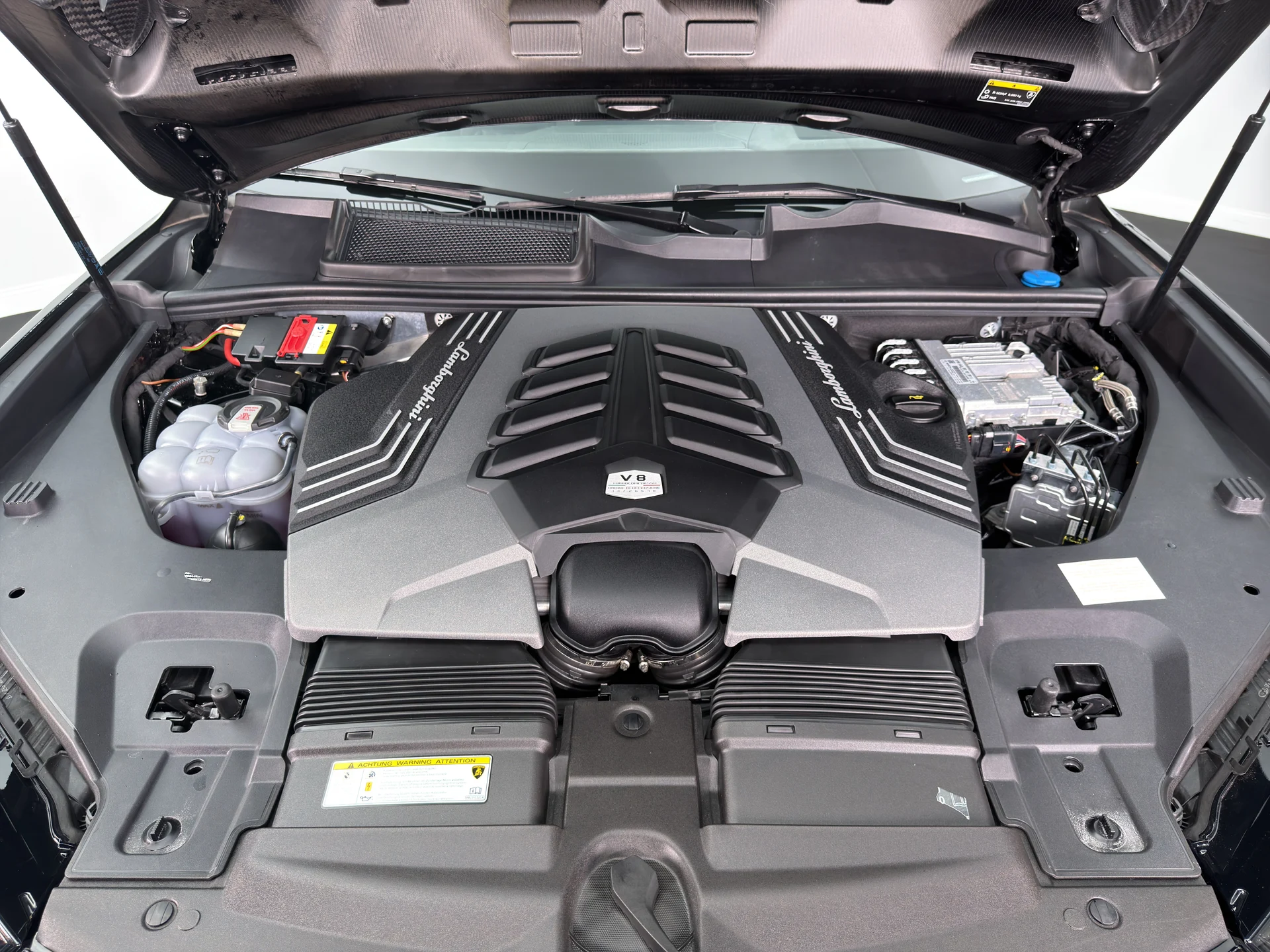 mph010_760334310_RPA_3794_engine_bay_001_da9d62ac47