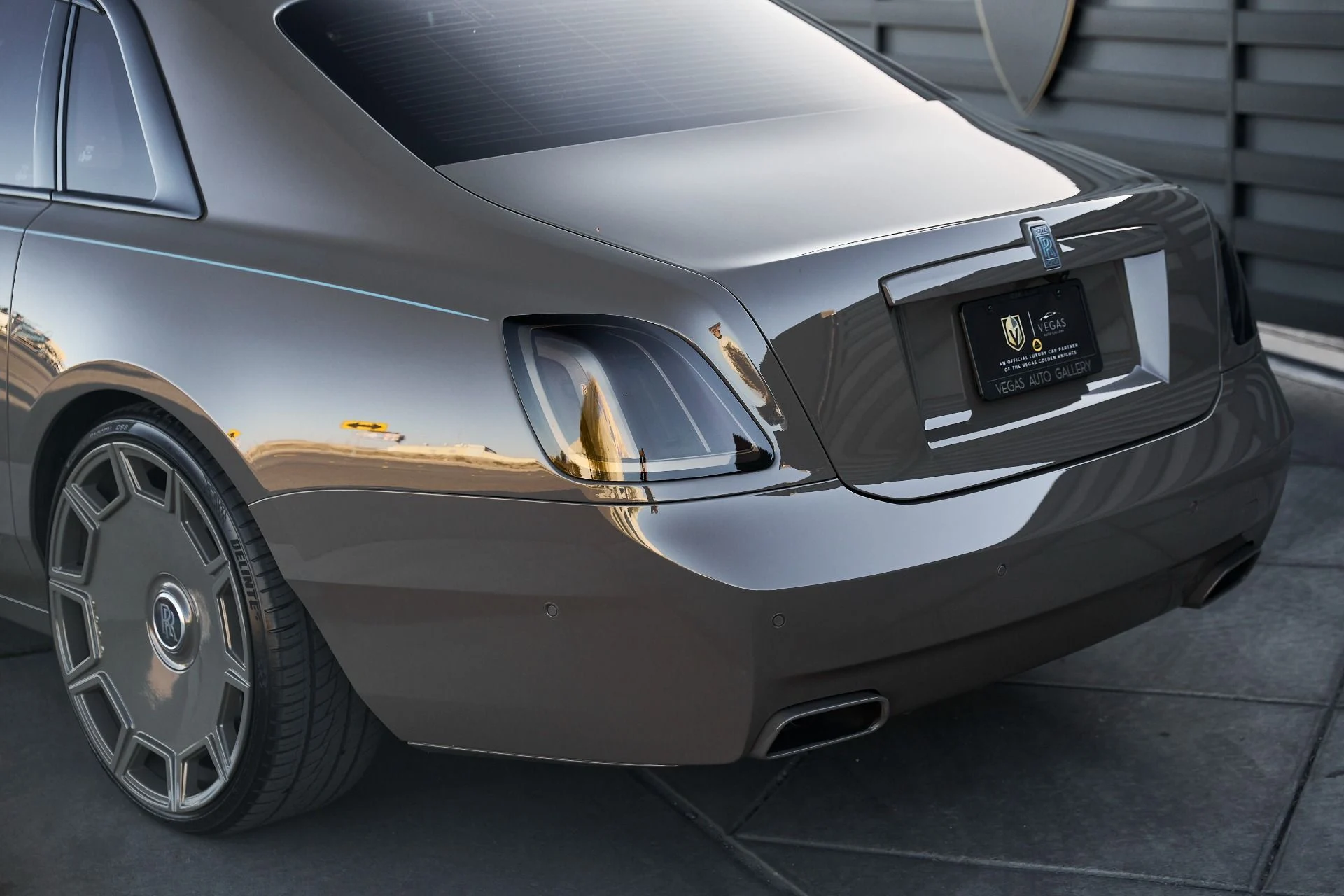 mph010_763936831_Used_2025_Rolls_Royce_Ghost_Base_1770087405_9ca80fa9d8