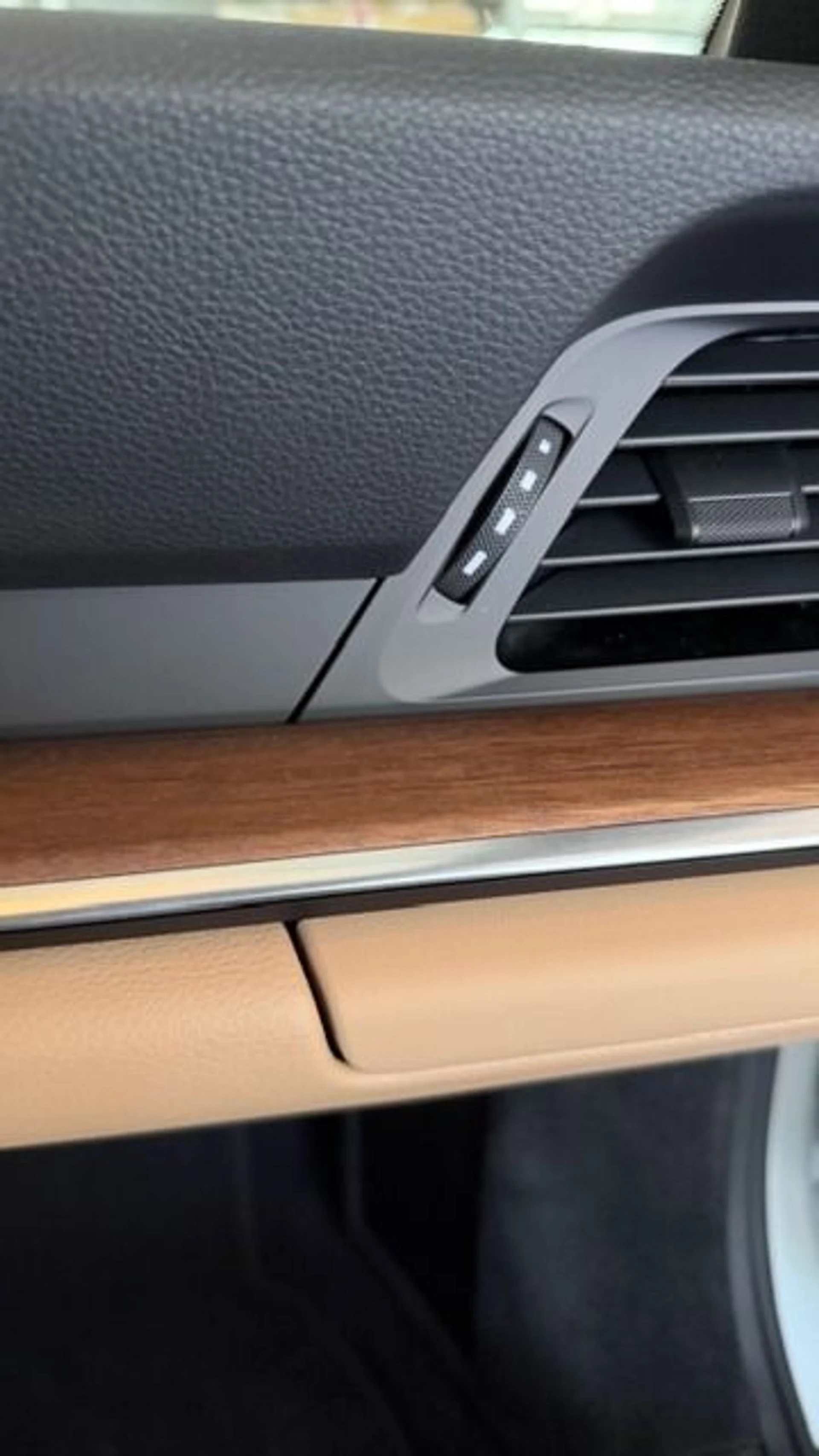 mph010_765169623_Used_2022_Porsche_911_Carrera_1767118243_a2d54fe530