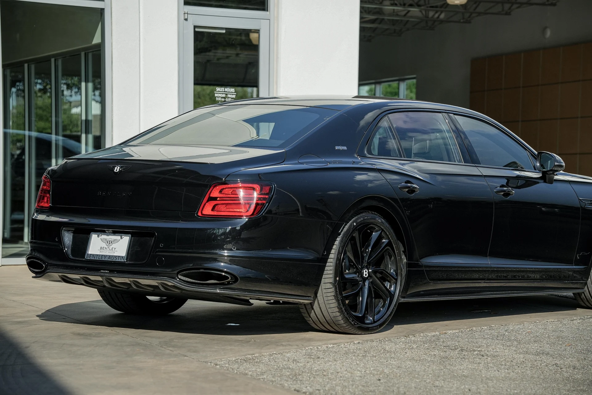 mph010_767032362_Hi_Tech_Luxury_Imports_LLC_SCBBR_6_ZG_1_SC_022806_image_10_1830f14778