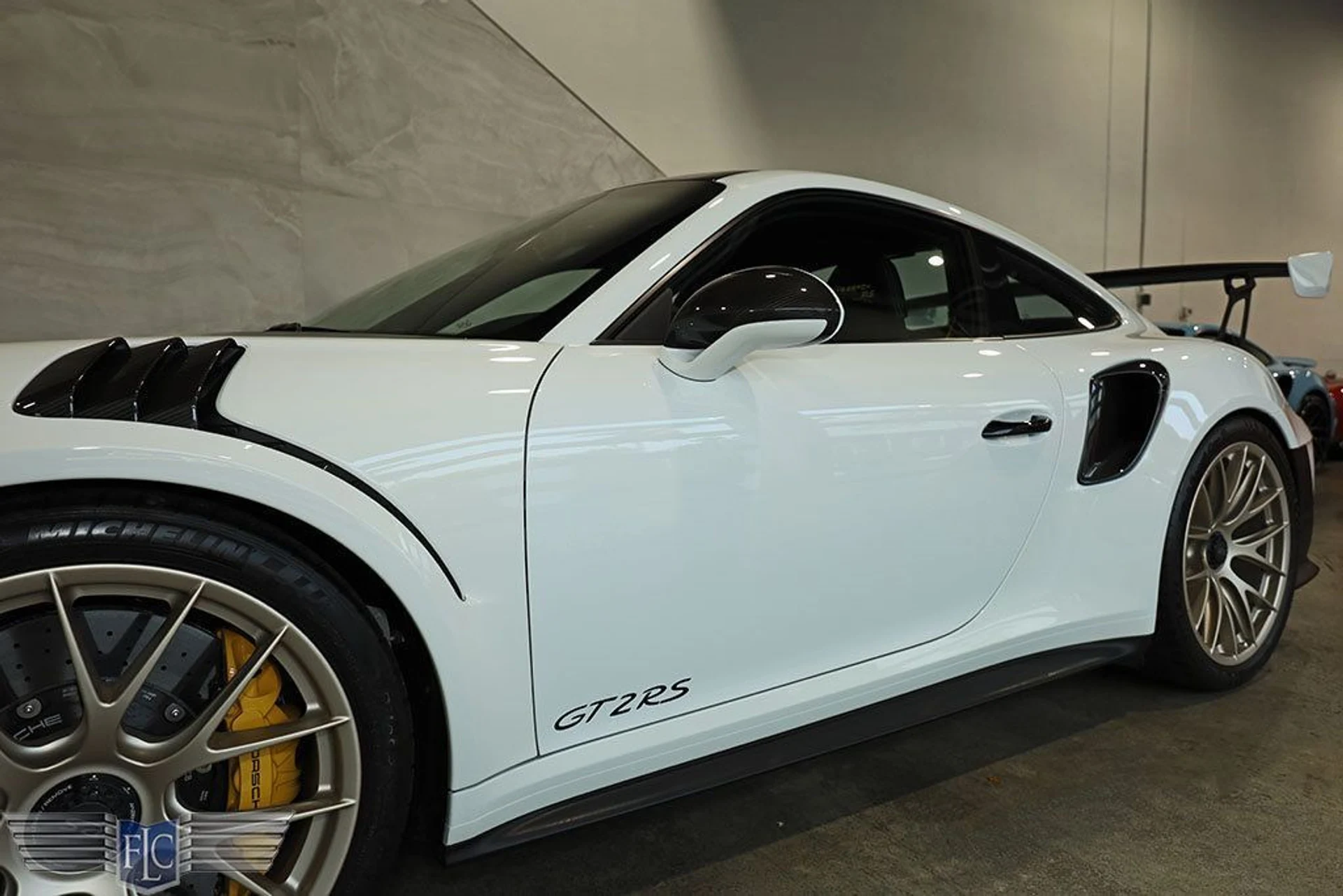 mph010_768371134_used_2018_porsche_911_gt2rs_9689_22985277_11_1024_38d6aa1c67