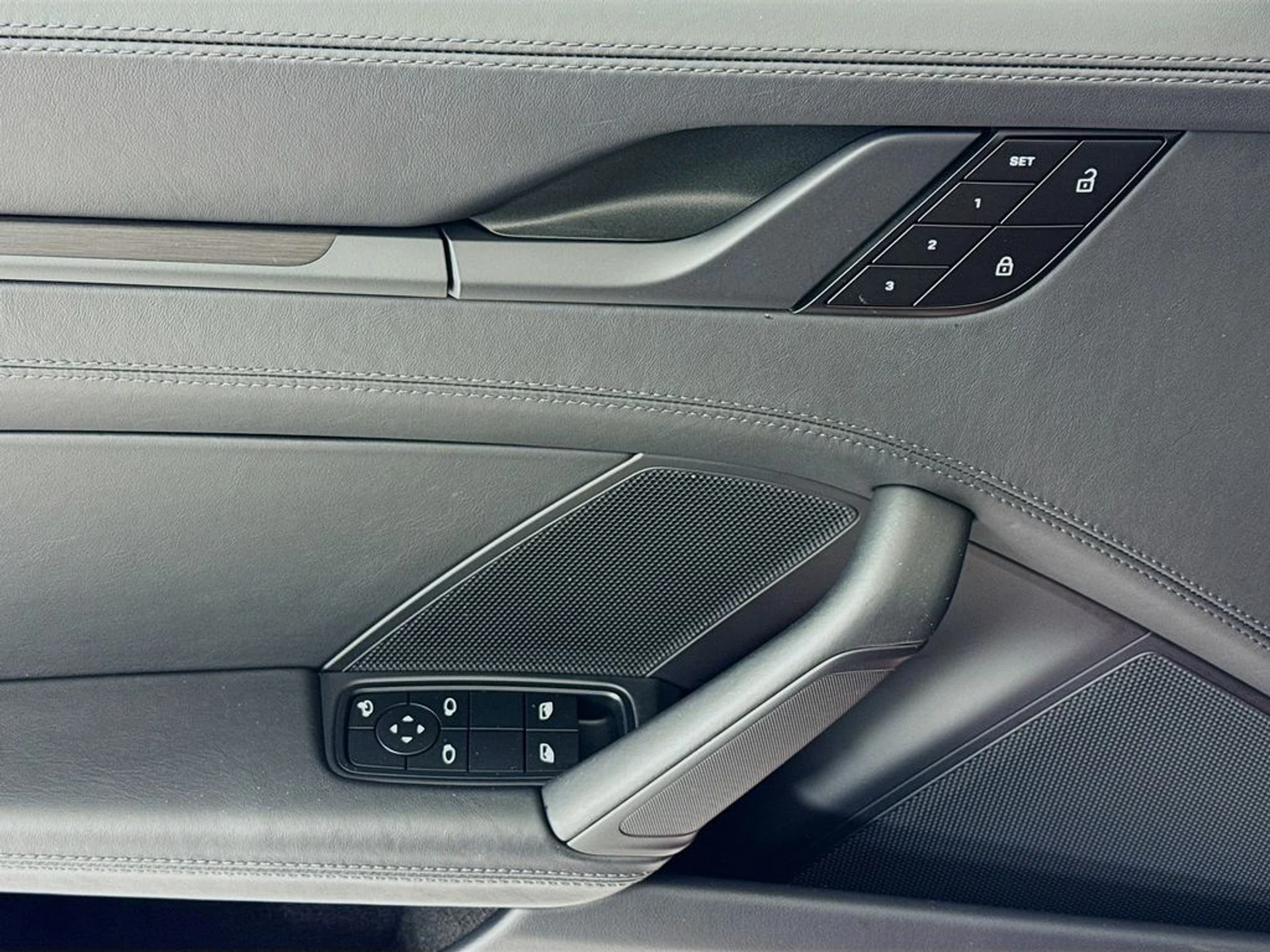 mph010_769822674_2d2afbfd934a6c1d8ca7ce2ac896a591x_92eae40ea7