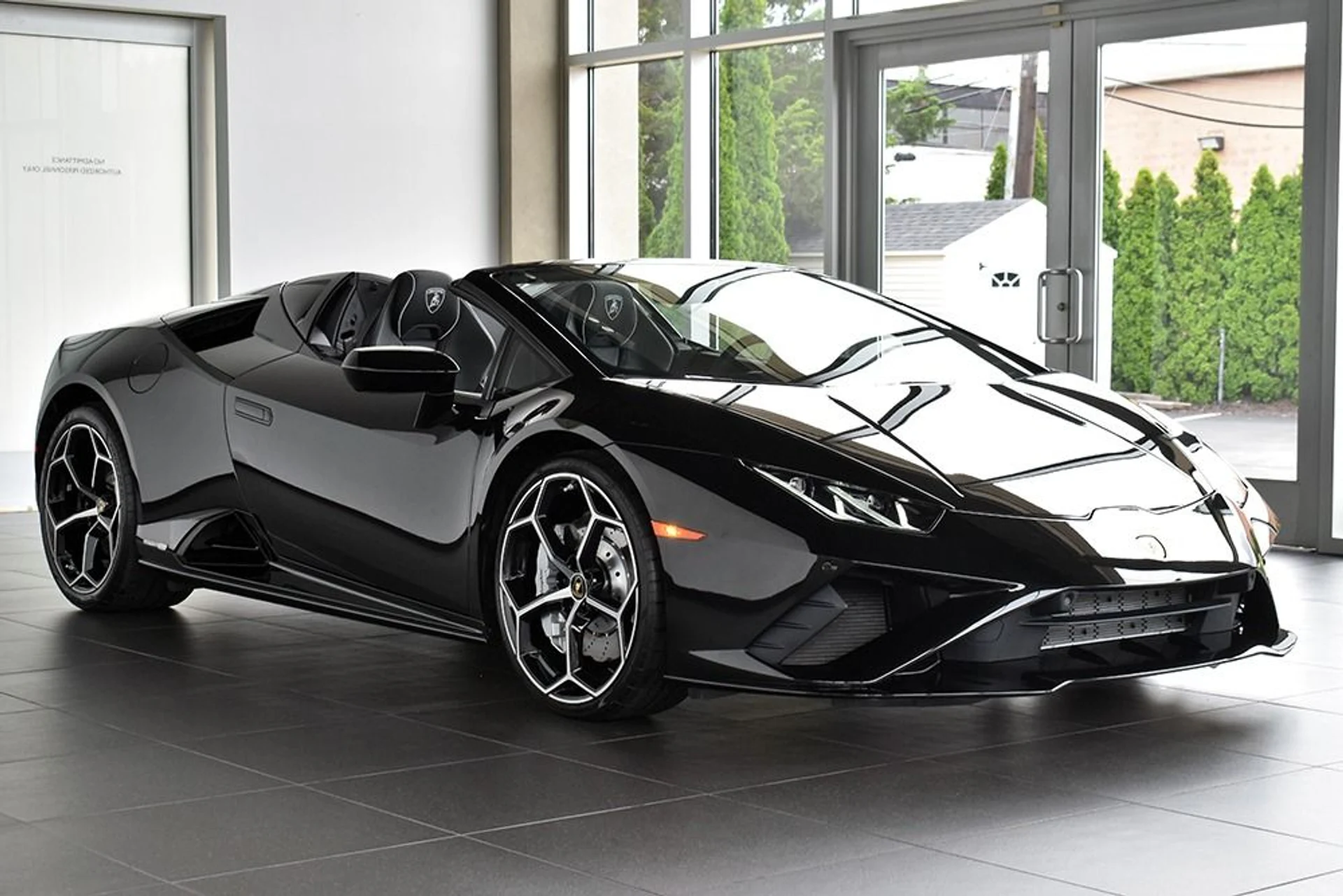 mph010_77288830_Used_2020_Lamborghini_Huracan_EVO_RWD_Spyder_1791233951_4df12a6fea