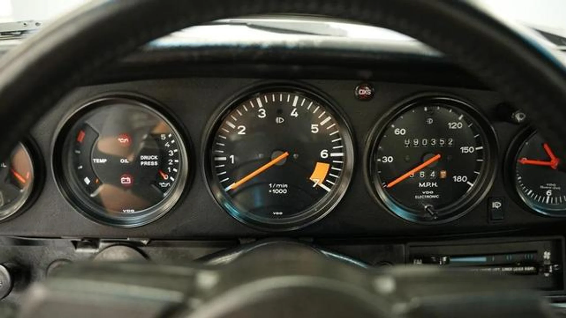 mph010_774131801_cy_DF_Mkad_Z9i_Ykup_Xix_Oe_Jg_Enzrs_f8266af27b