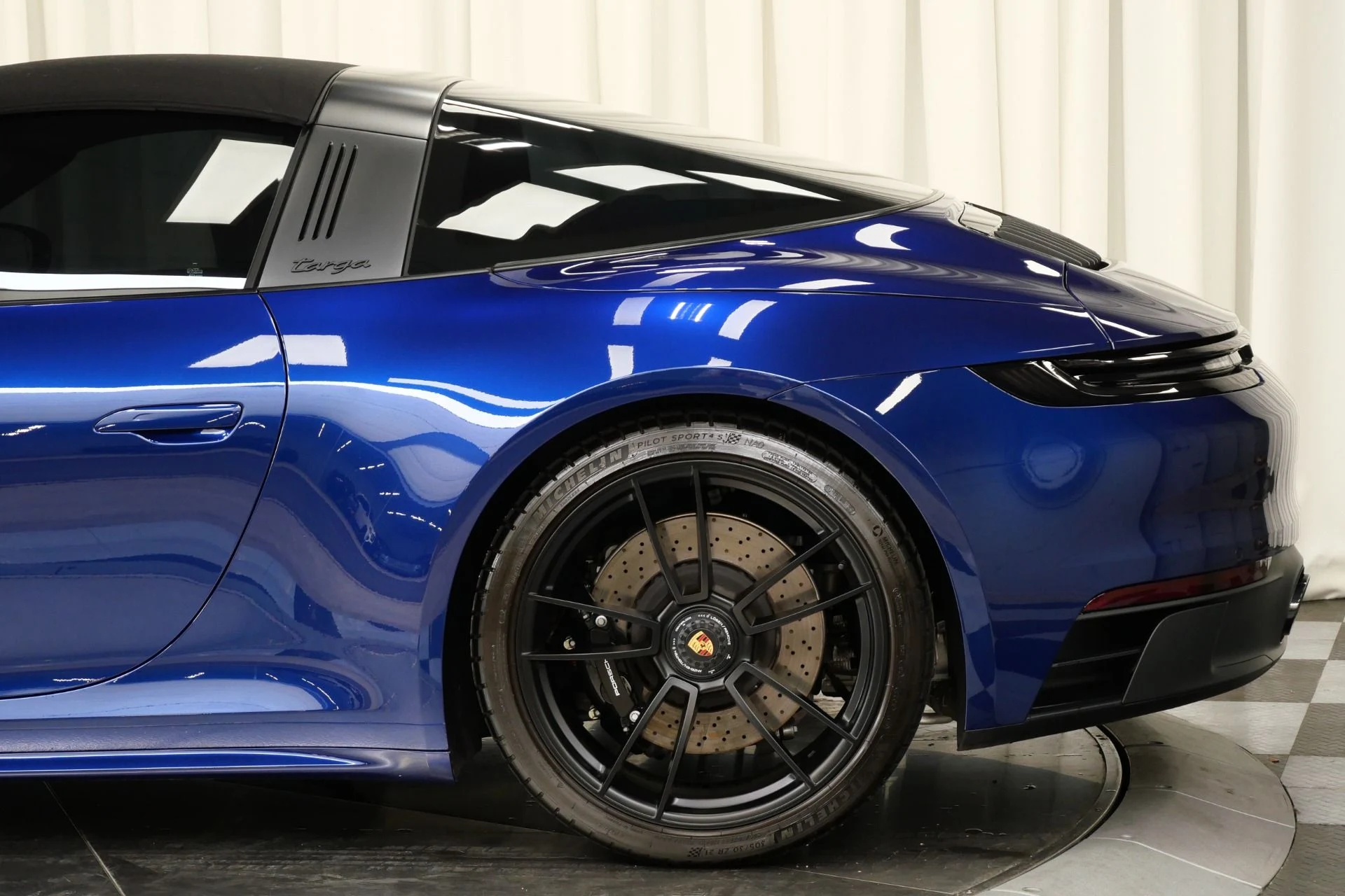 mph010_77470885_Used_2023_Porsche_911_Targa_4_GTS_1761682285_2771024c86