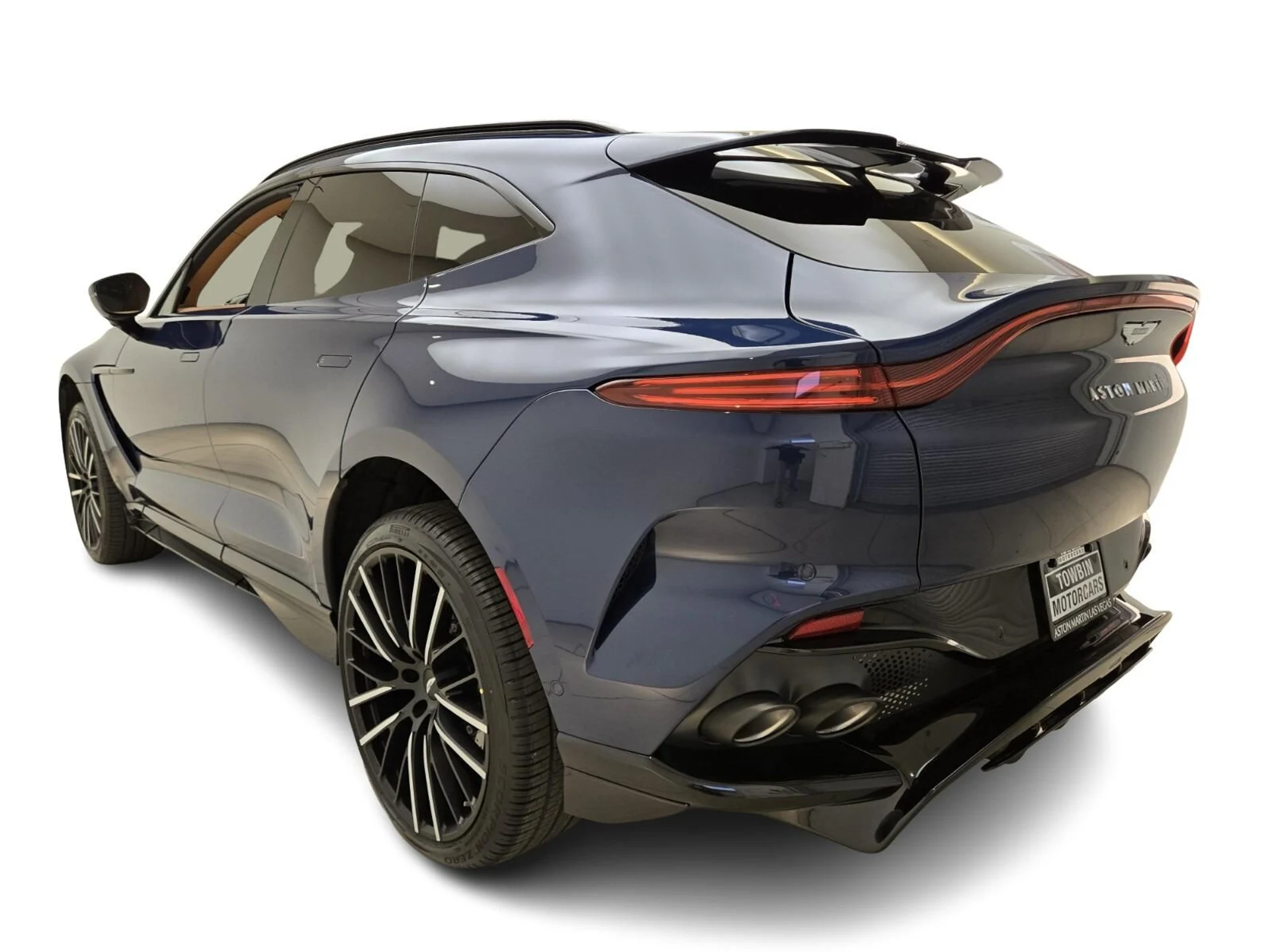 mph010_781011112_New_2025_Aston_Martin_DBX_707_1753162711_954044b7a7