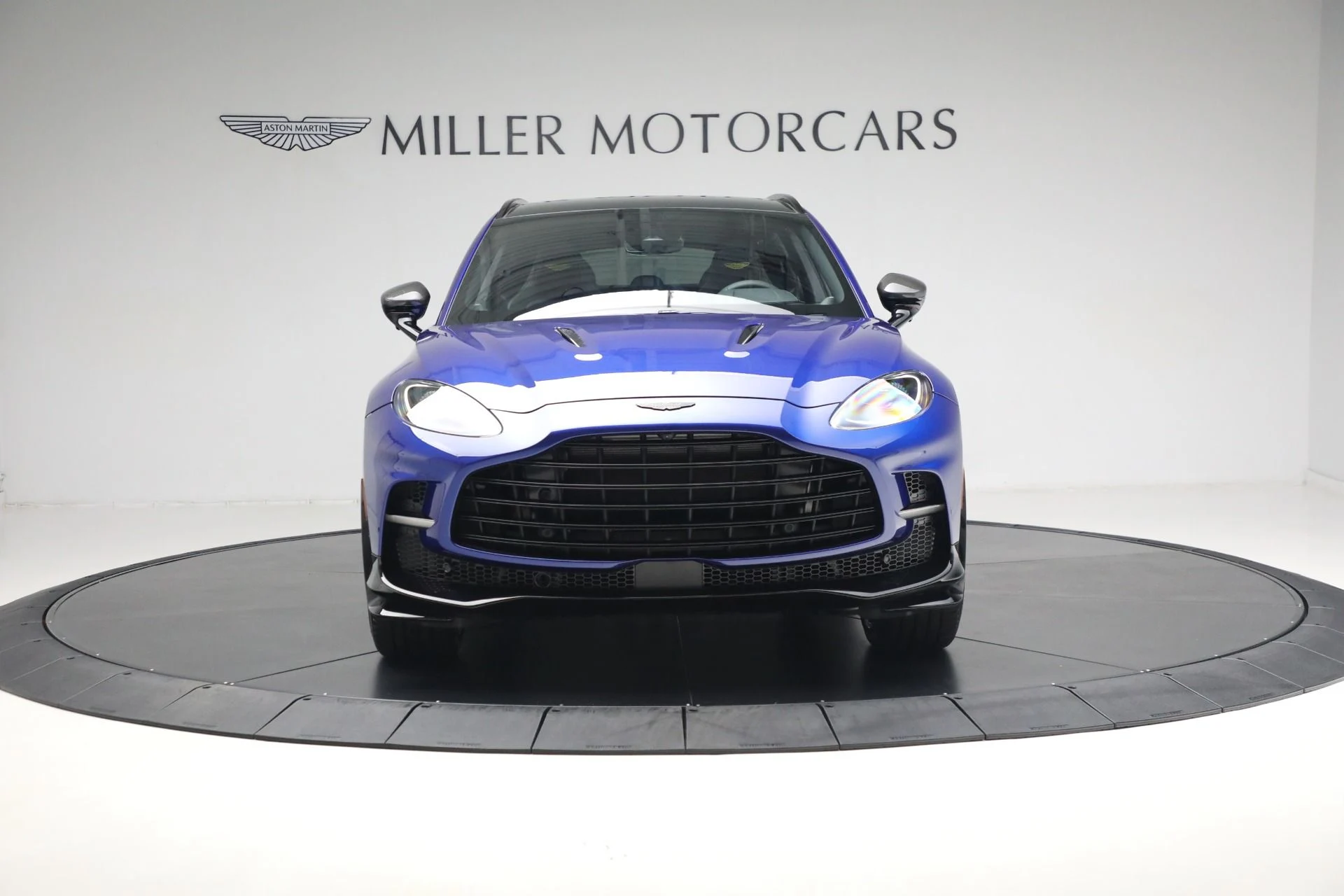 mph010_781934737_New_2025_Aston_Martin_DBX_707_707_873fb5c550