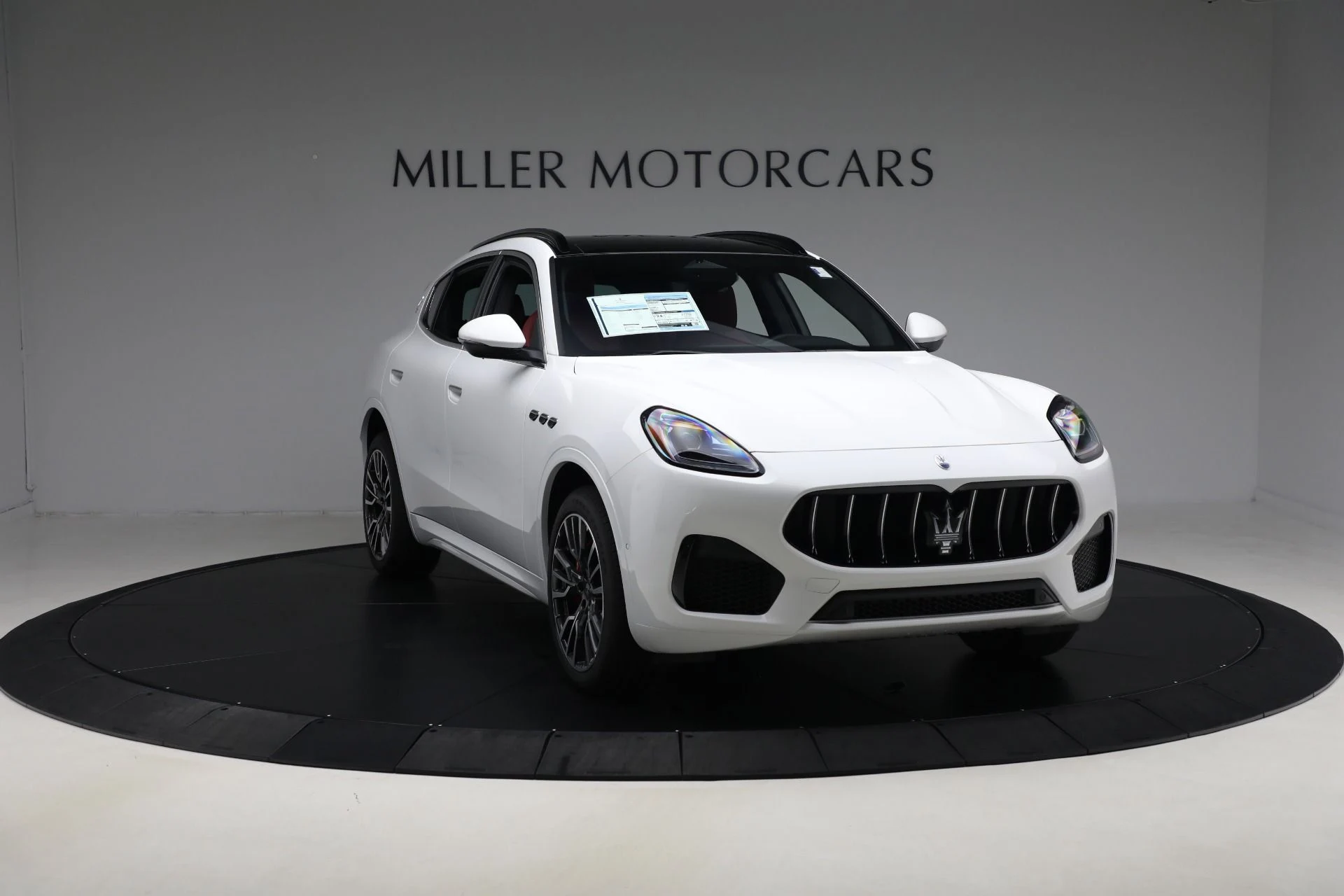 mph010_782498284_New_2025_Maserati_Grecale_f43ce1e2fb