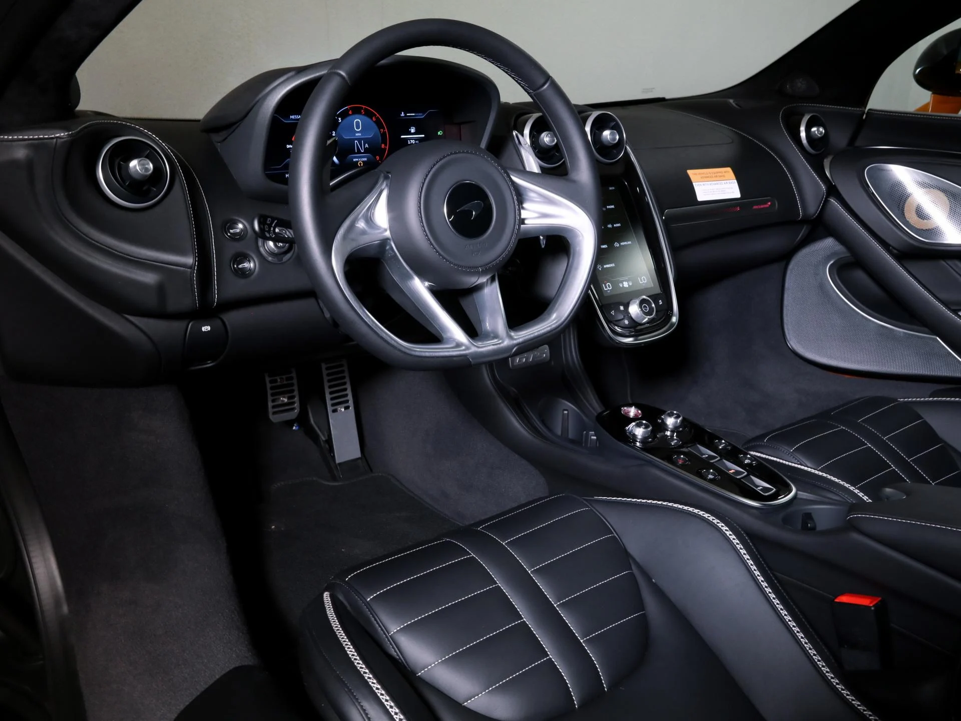 mph010_782713926_New_2025_Aston_Martin_DBX_707_1752246484_8c011b9db9