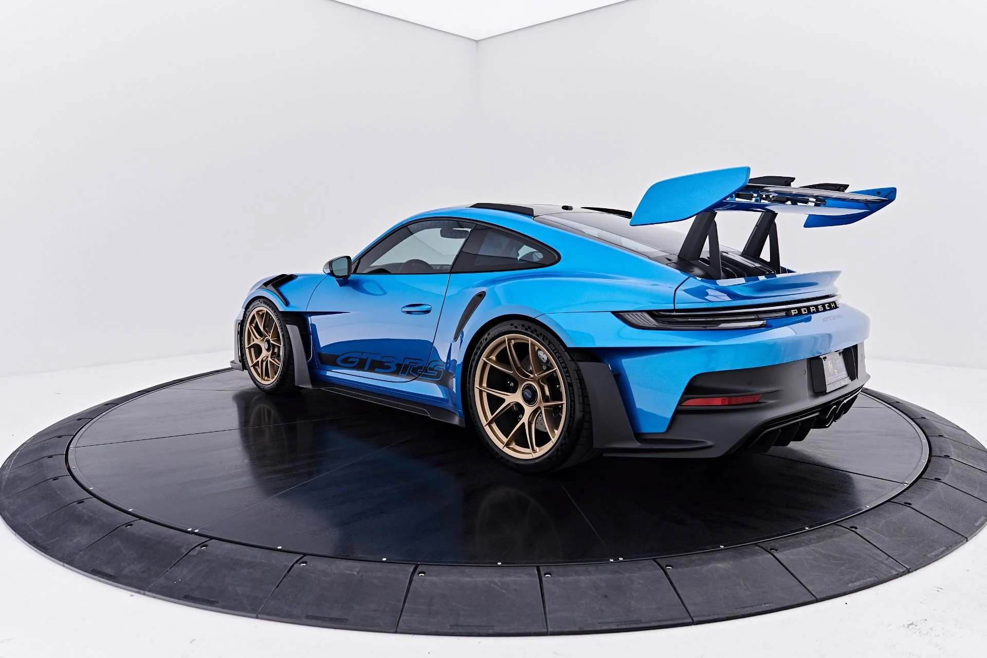 mph010_783935617_Used_2024_Porsche_911_GT_3_RS_1789729393_3913d69d6a