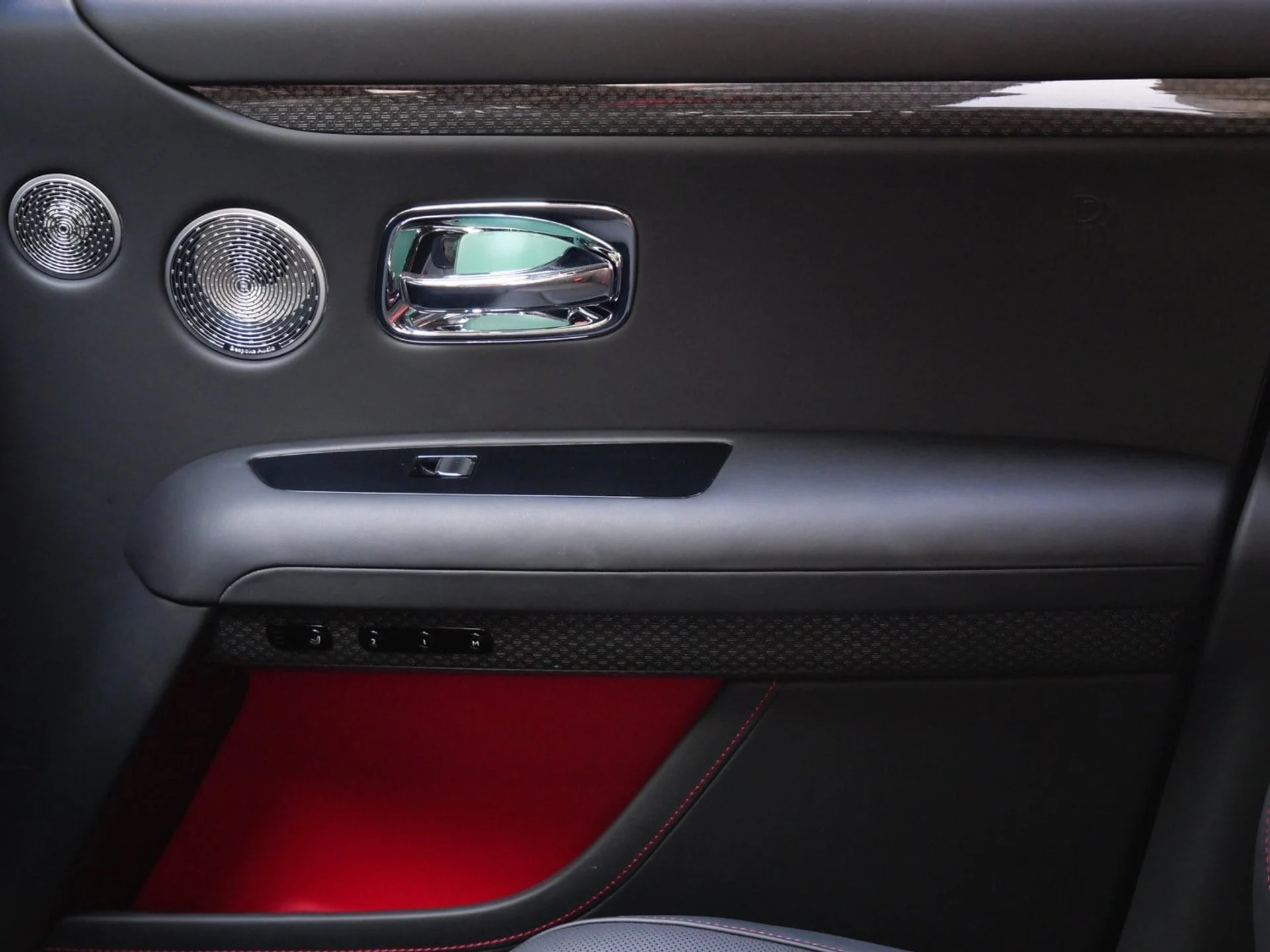 mph010_784062443_ece7eddf76c5c708fe578f2094bf6ffax_08080ede86