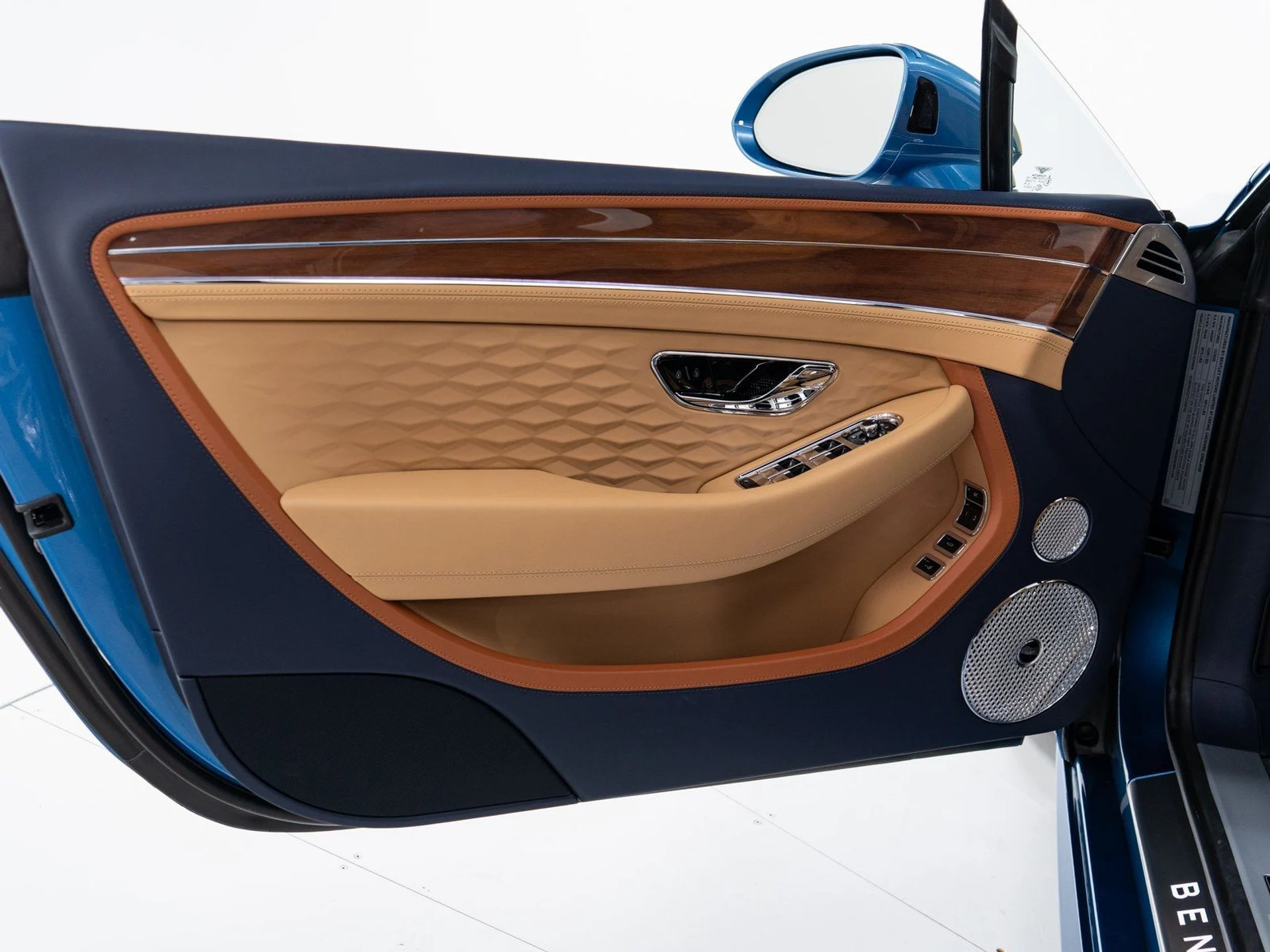 mph010_788350807_1834d2e654061fcfb8b3766c05604ae4_d99ed86039