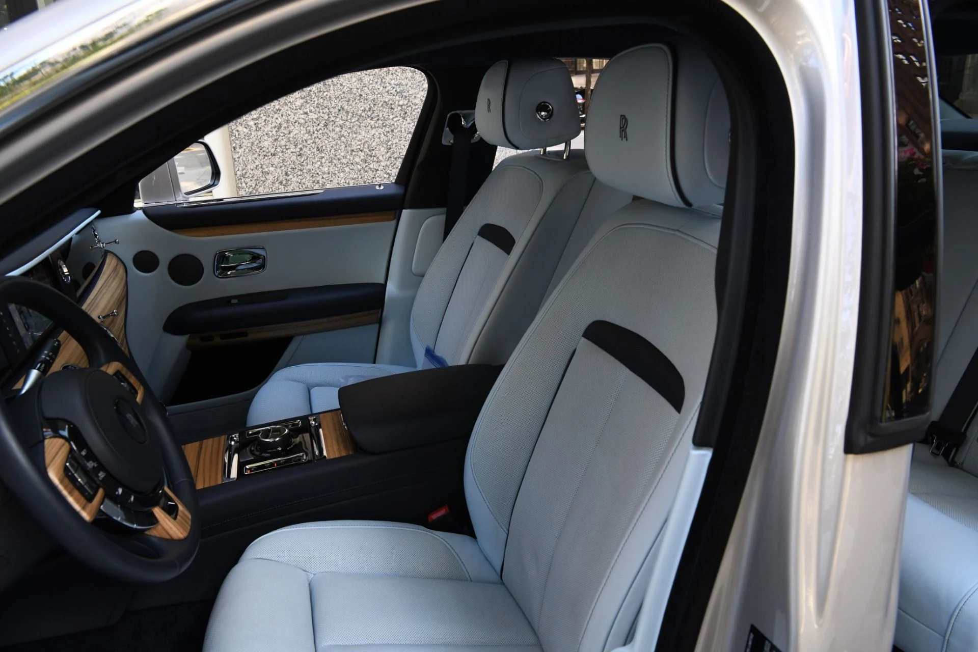 mph010_789046662_9517_p12_l_e494810fc0