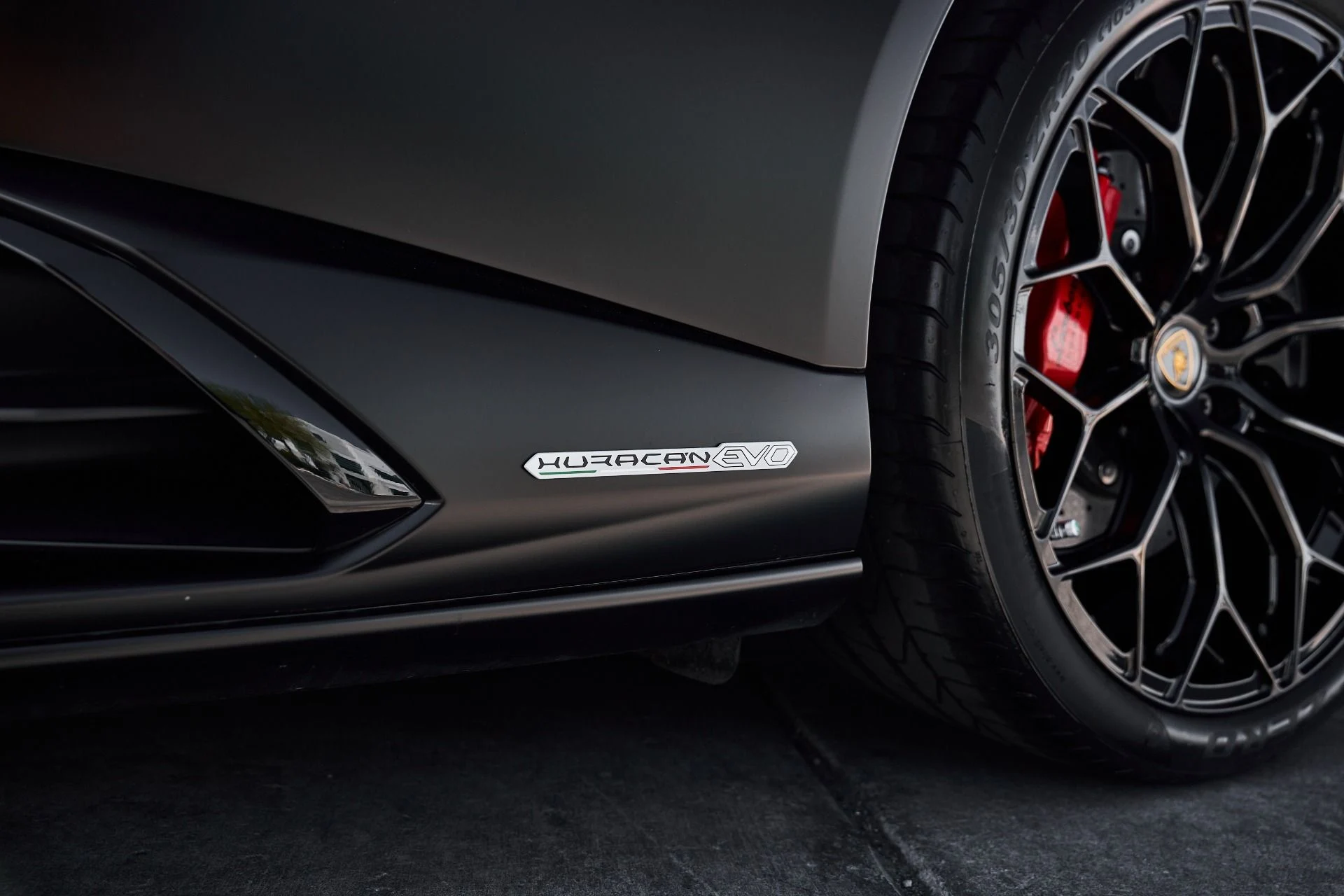 mph010_79074930_Used_2024_Lamborghini_Huracan_EVO_Base_1778372608_06947d4fbe