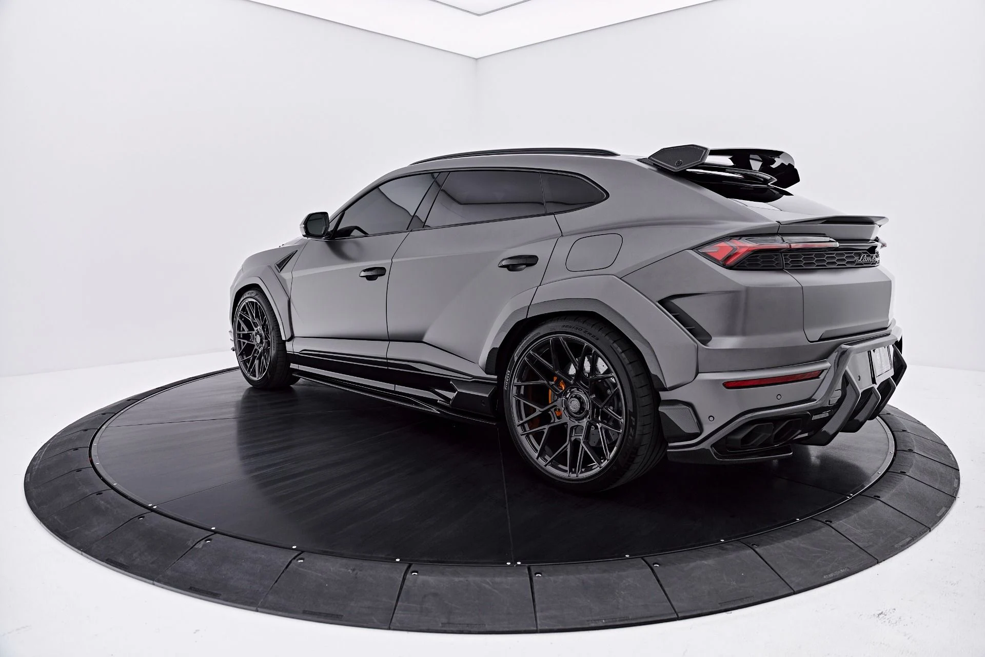 mph010_792317281_Used_2025_Lamborghini_Urus_SE_1788282640_326a437514