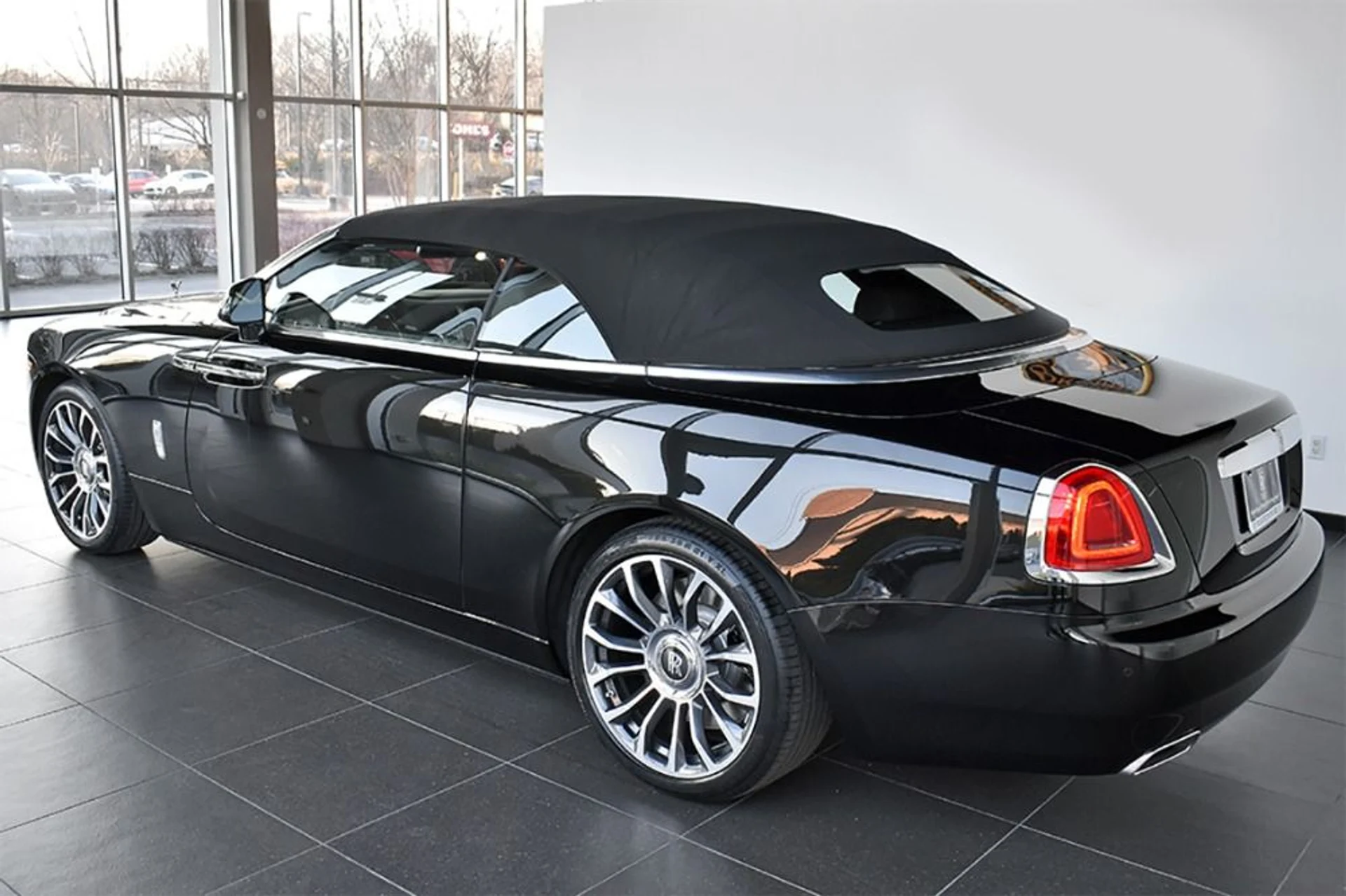mph010_793484886_Used_2021_Rolls_Royce_Dawn_1616018544_da44ffb04e