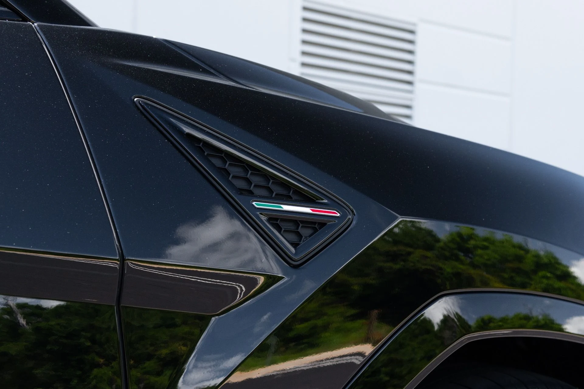 mph010_794110935_Used_2023_Lamborghini_Urus_S_1780940773_63e6002f5d
