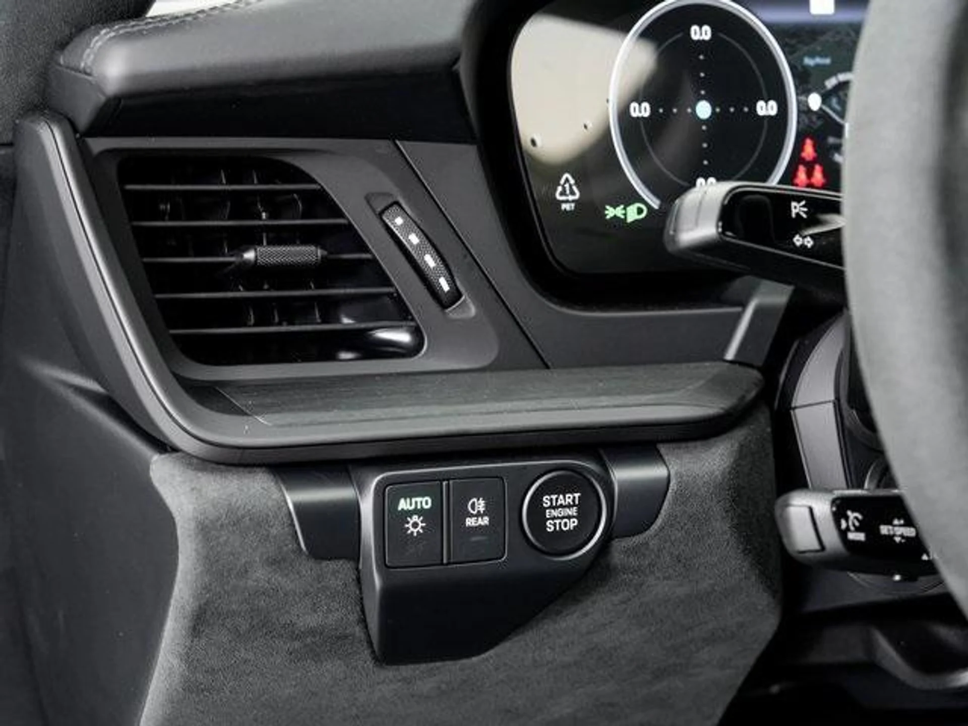 mph010_800927247_D6_I2_Wkr_Td2_J3_MWH_2_EG_2x_VZ_Pv_OFU_c0e3341c81