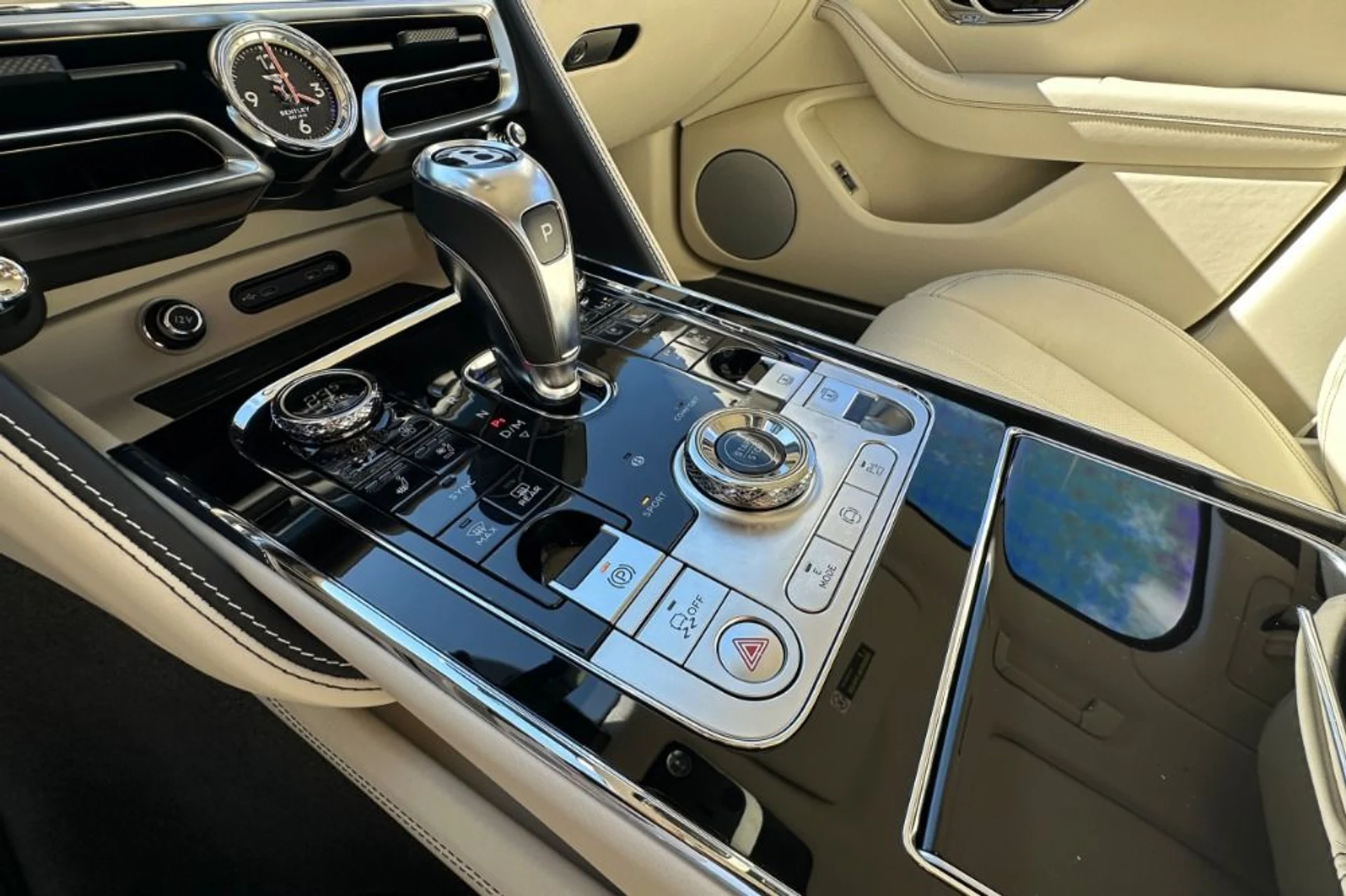mph010_803744610_New_2026_Bentley_Flying_Spur_1776258247_42333e8091
