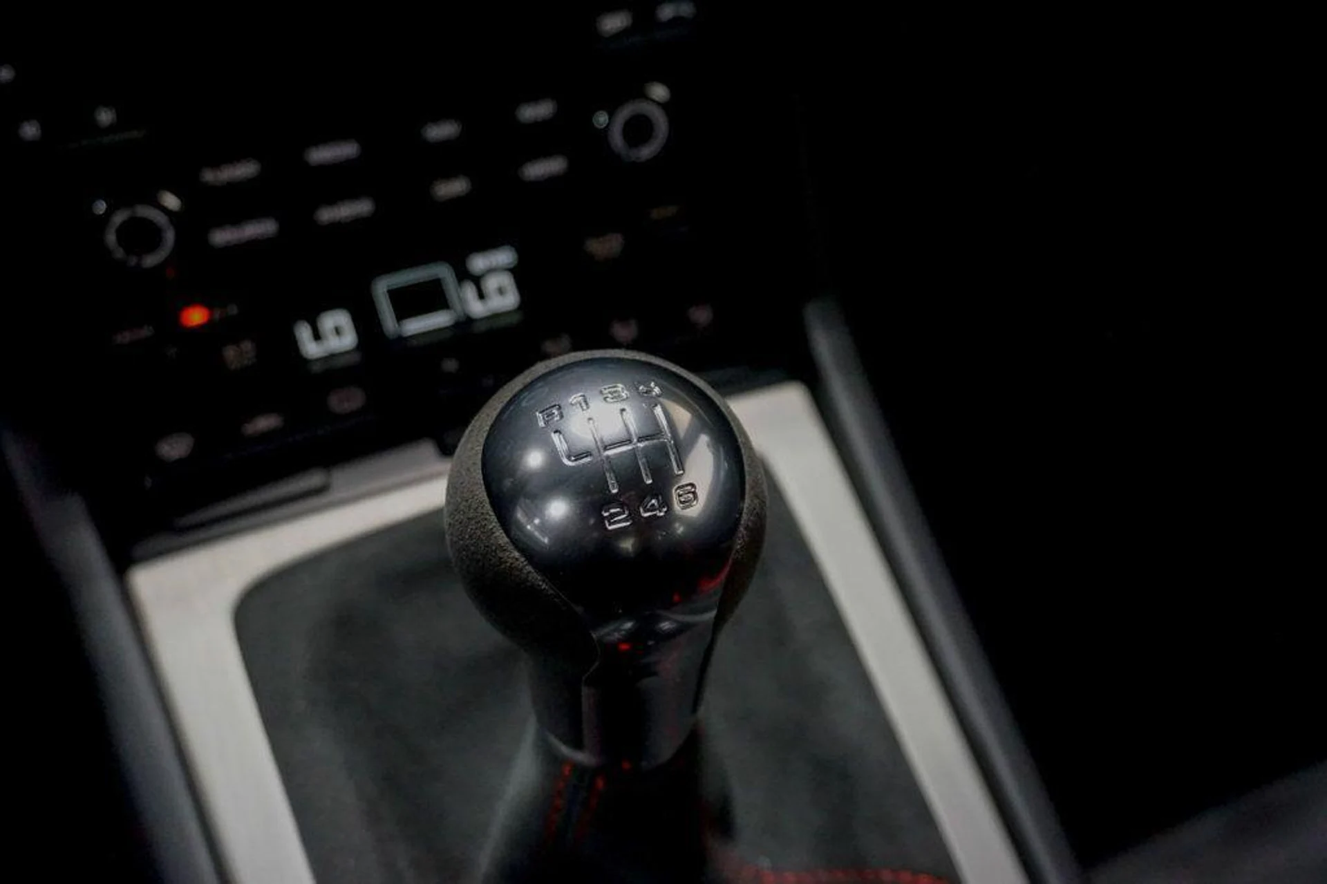 mph010_805217327_rk_Yrj_J_No_M0z_goux_Qyr87x0dqi8_1a23f43c9b