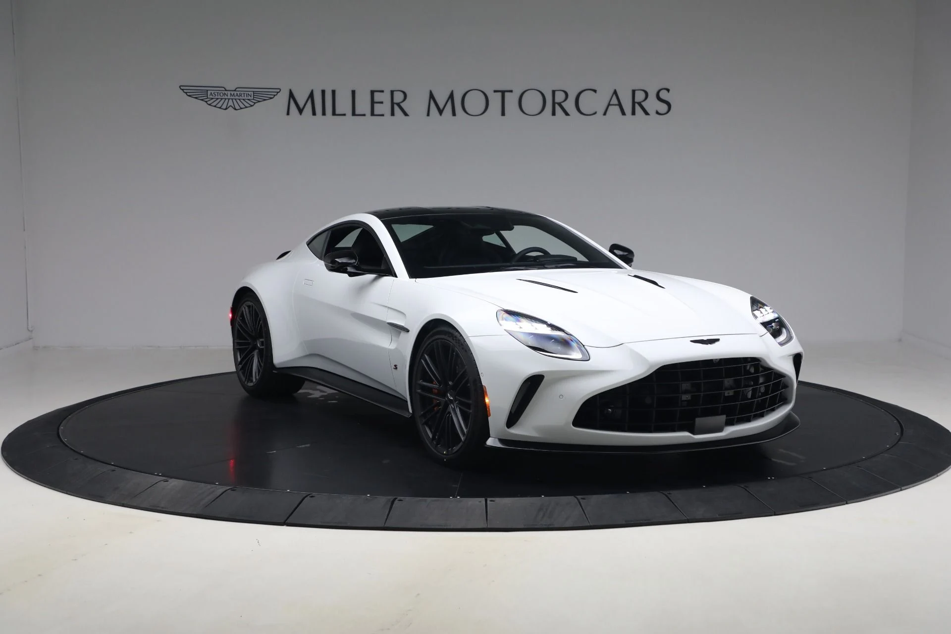 mph010_811823057_New_2026_Aston_Martin_Vantage_S_1773250897_4247a61784