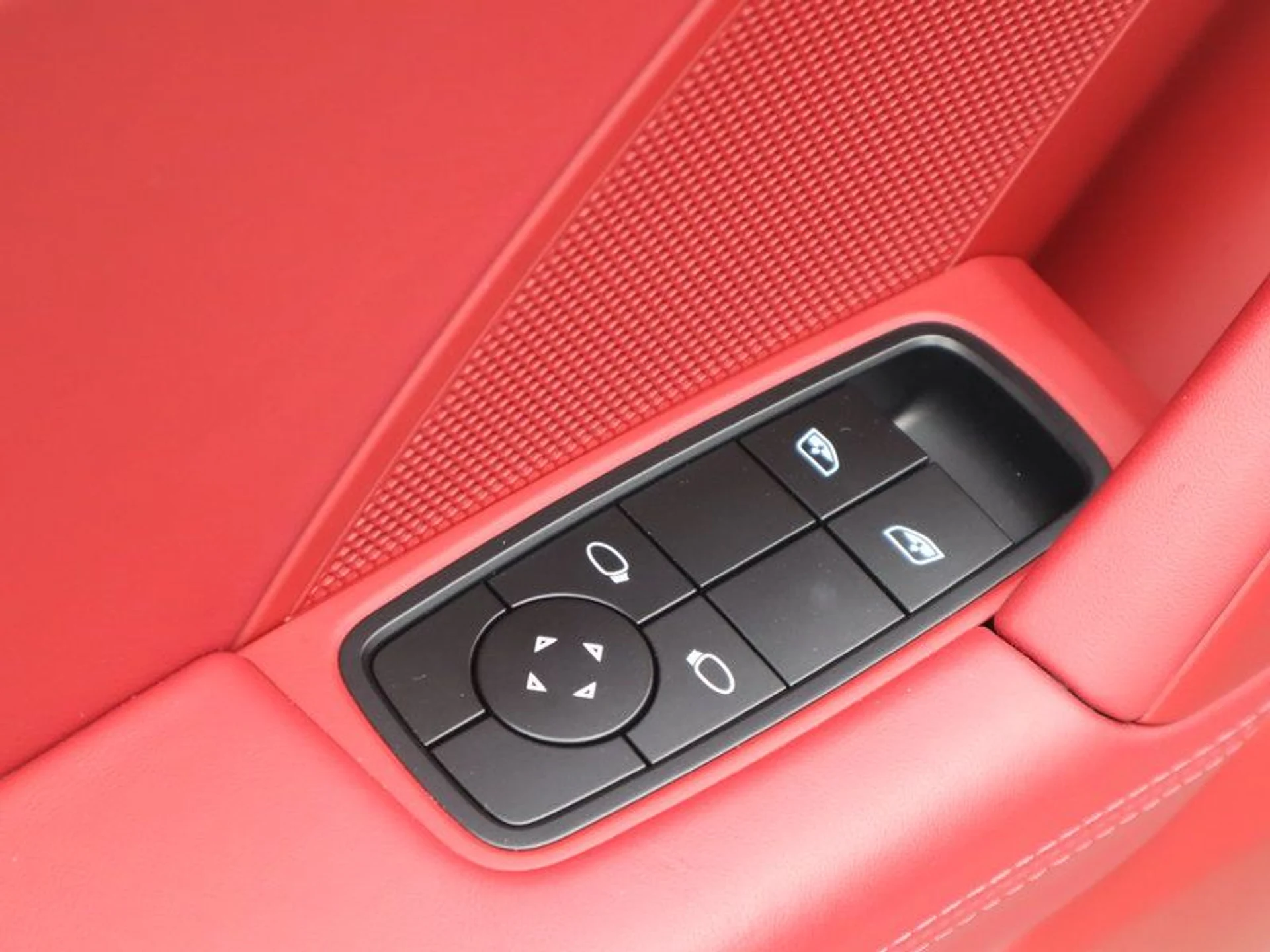 mph010_81387737_37641342_03089_35cc9f94222fde3f8522f85c00bbd741_af09507144