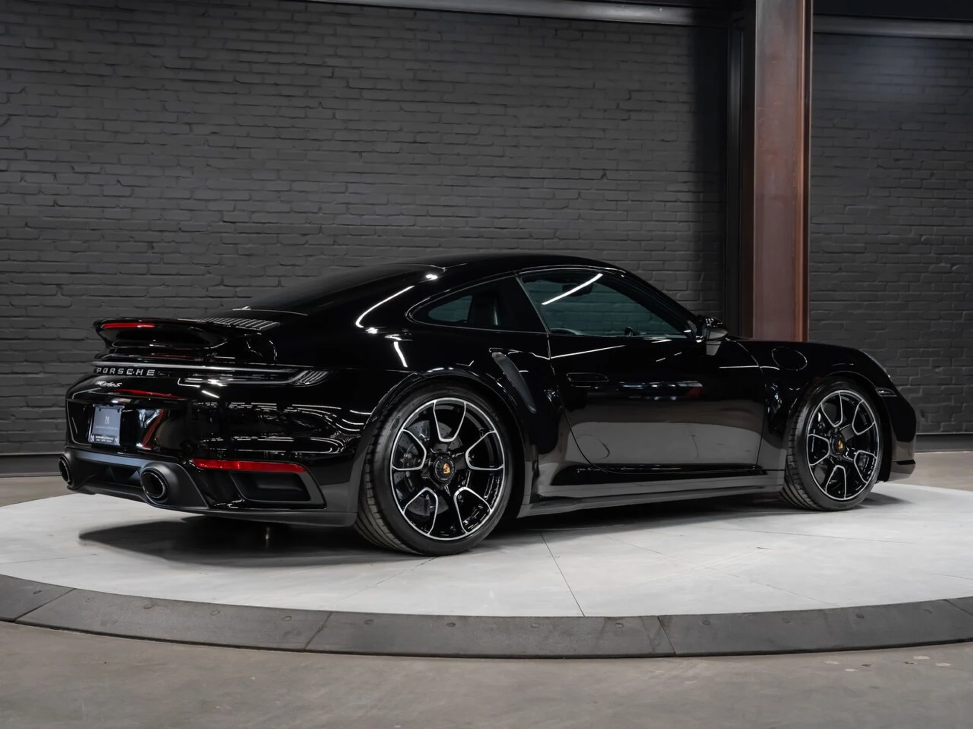 mph010_814811444_porsche_911_2022_a1bfb3b92a