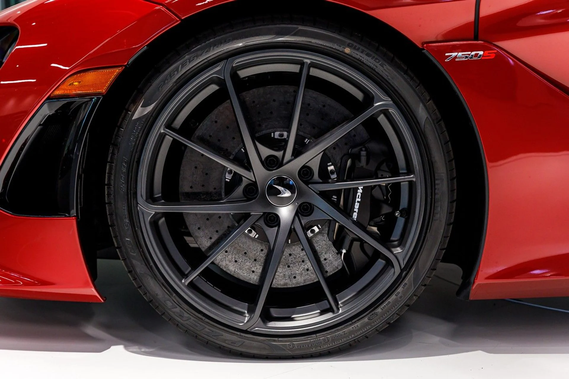 mph010_816052727_677_p11_l_52ca096359