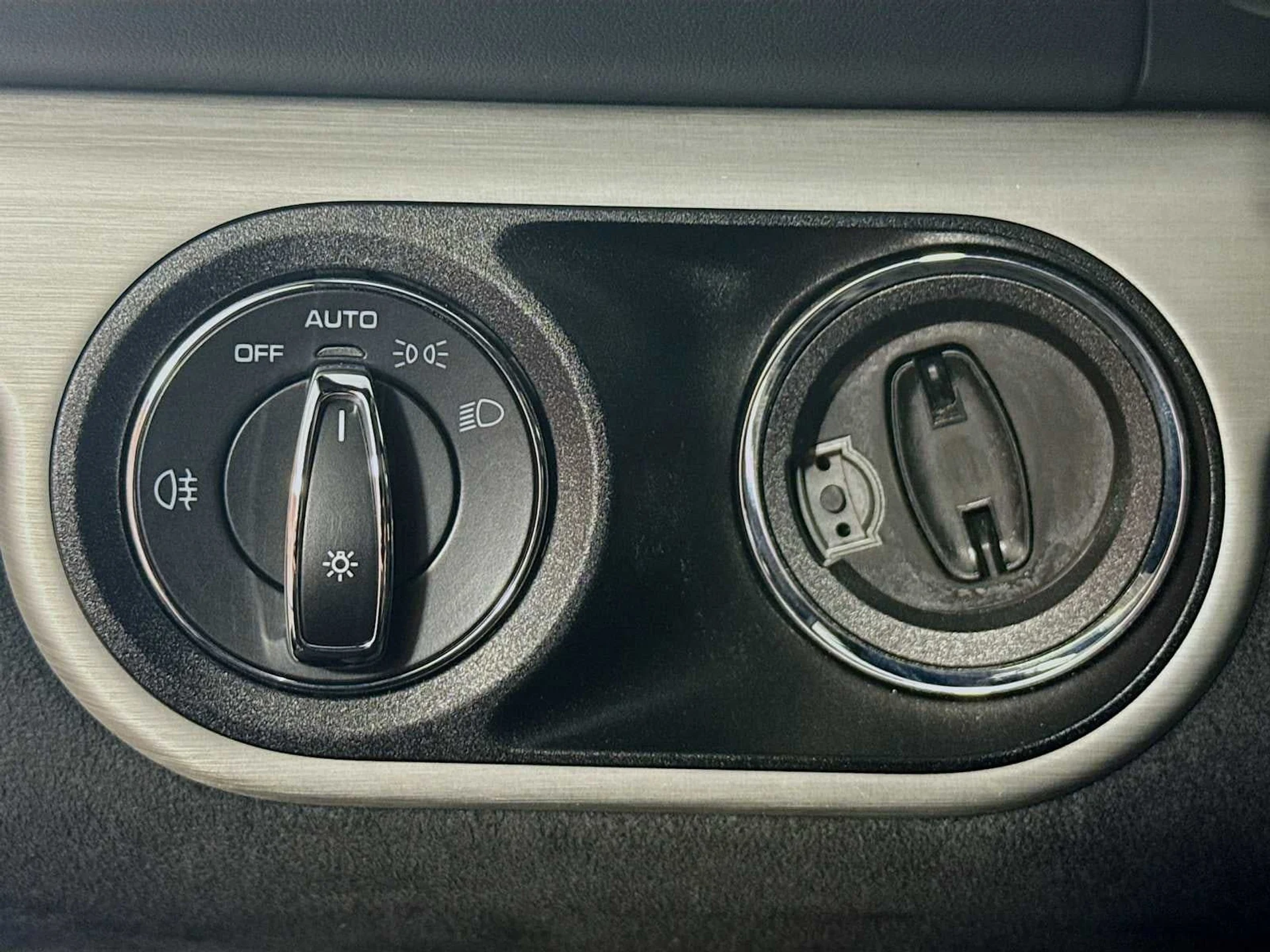 mph010_819068352_11_bb31dde738