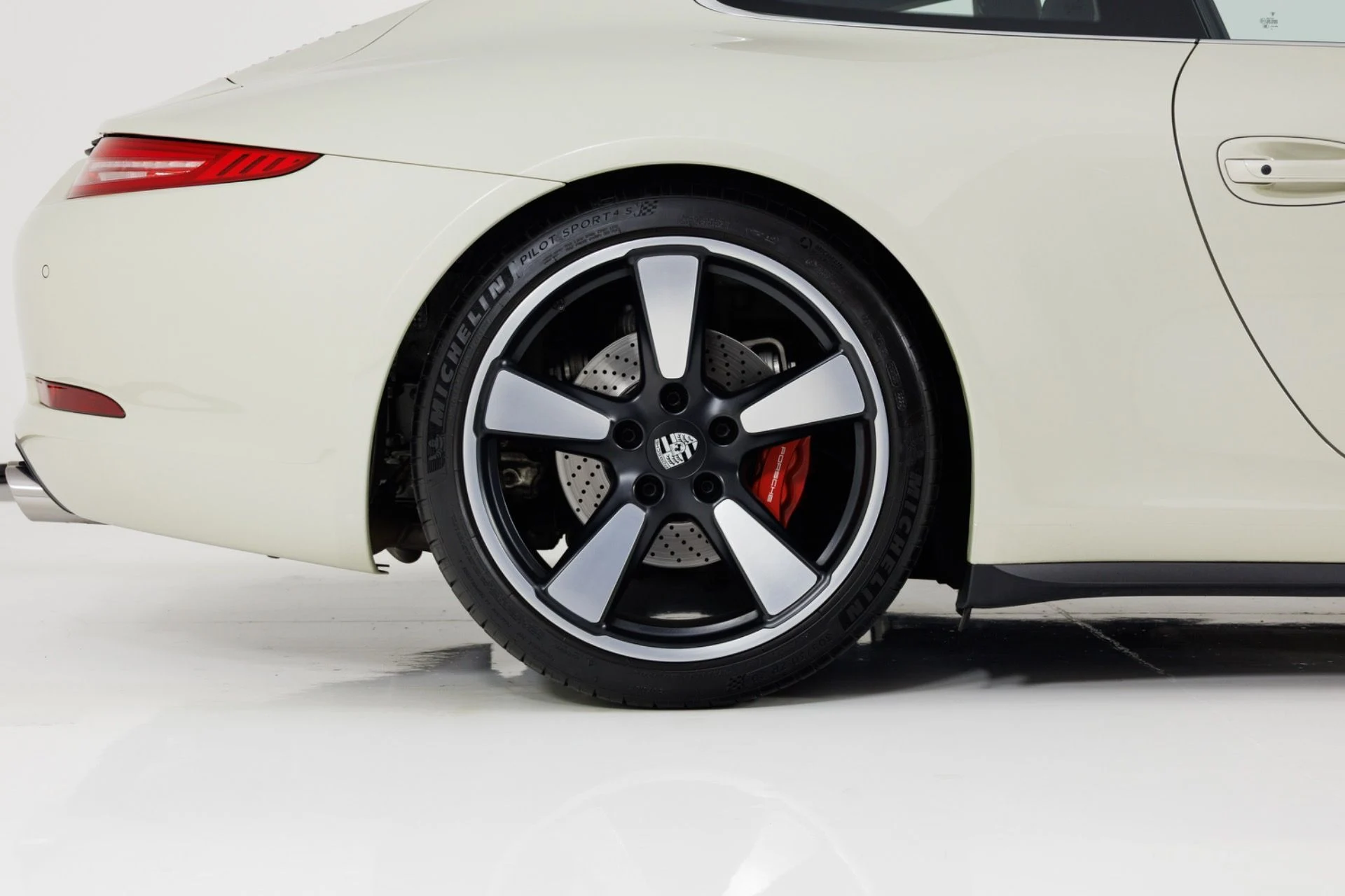 mph010_824658957_Used_2014_Porsche_911_Carrera_S_1781907468_8fc9776d36