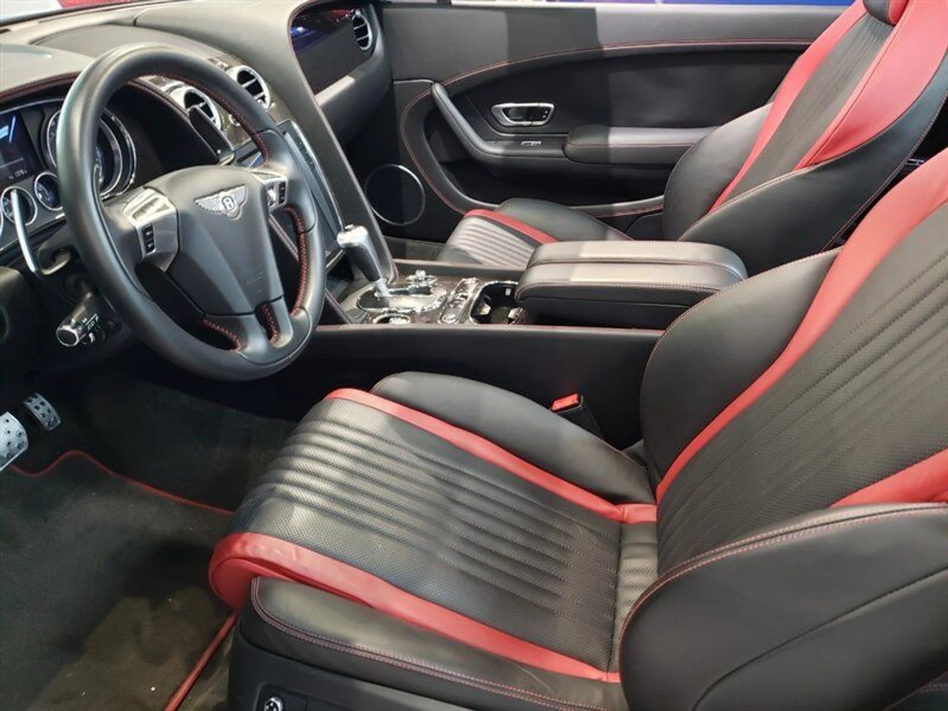 mph010_831725916_4f2a604796_800_9558cbad6b