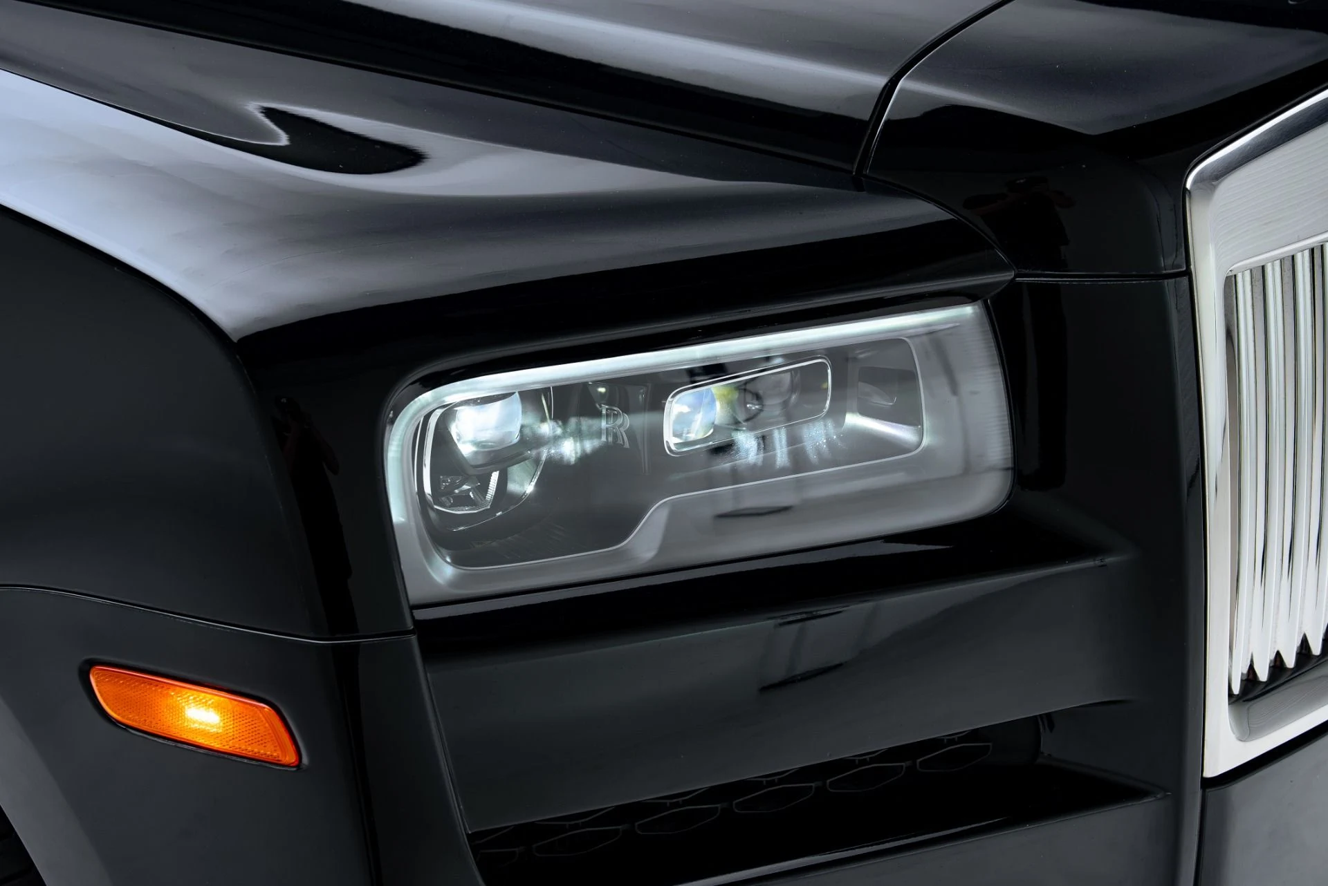 mph010_832428947_Used_2023_Rolls_Royce_Cullinan_1777310585_26139cb569