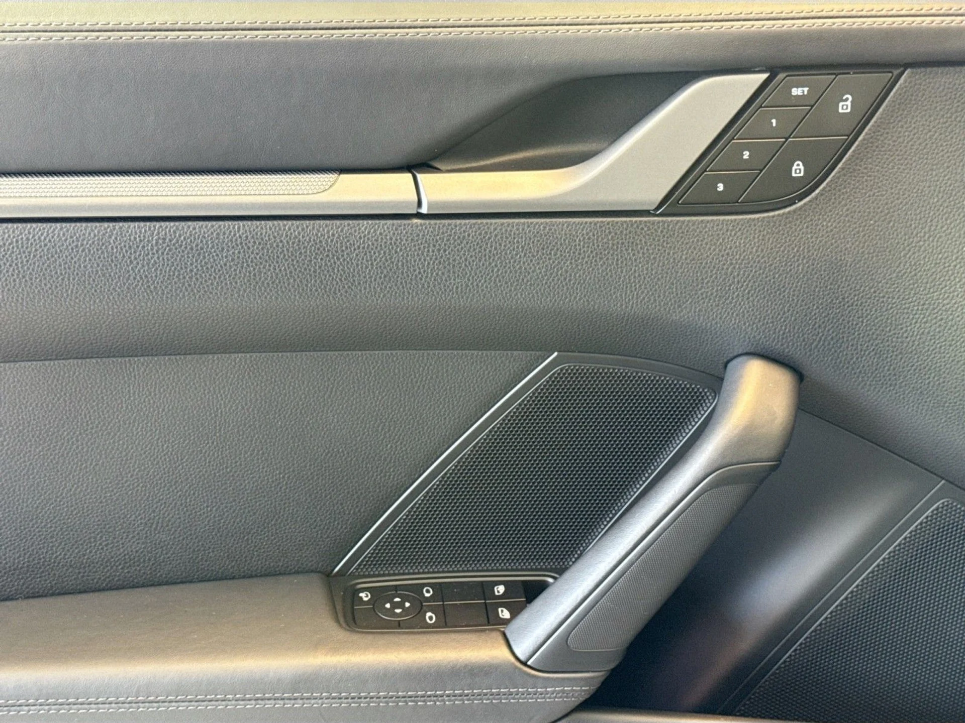 mph010_83250046_a27a2e0a73e4ec356ff44a2f1c3b89a1_af12348fe7