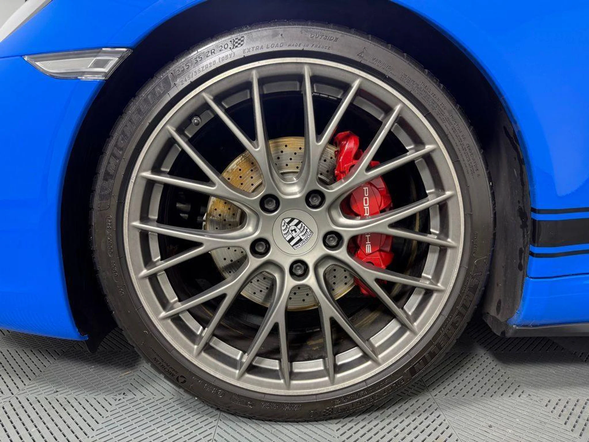 mph010_843229597_MM_Jq1f5_Nhyx_BY_Lcl_Oh_Lzi80_8jk_9a39526876