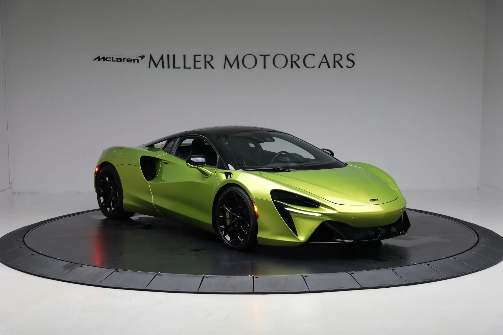 mph010_844093286_Used_2024_Mc_Laren_Artura_Performance_438229c1ba