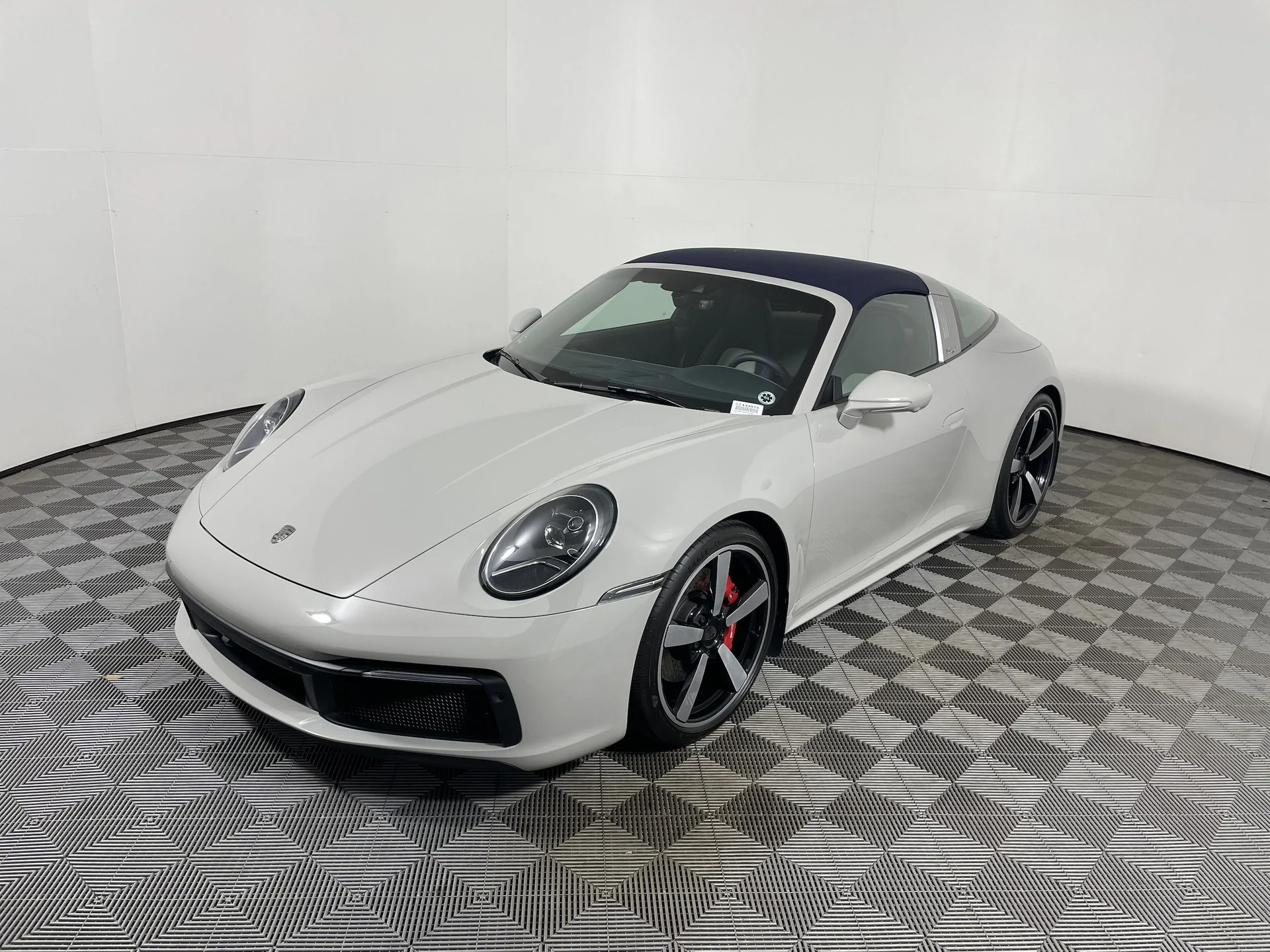 mph010_849826349_1f369678fae968492c67e30a9ac55710x_4820f8b234