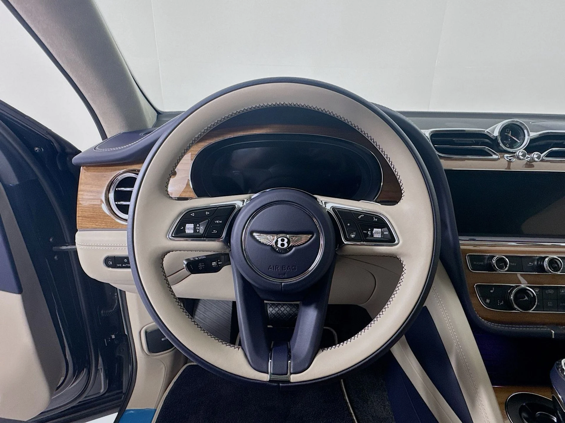 mph010_854477580_c5b6c8596c351d292dc7974290244444x_5f03693896