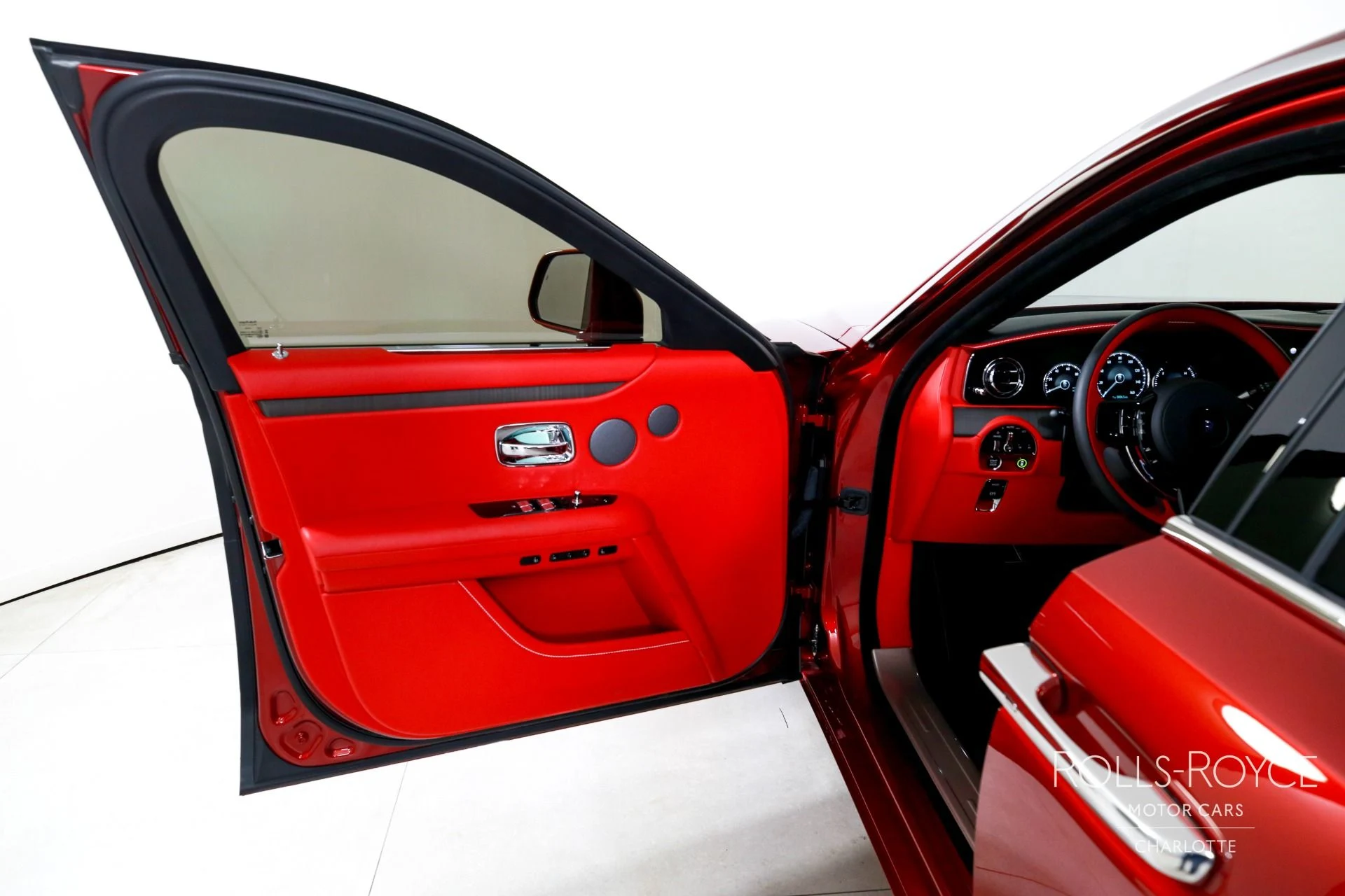 mph010_855120256_Used_2024_Rolls_Royce_Ghost_1751554518_6fc68c6de3