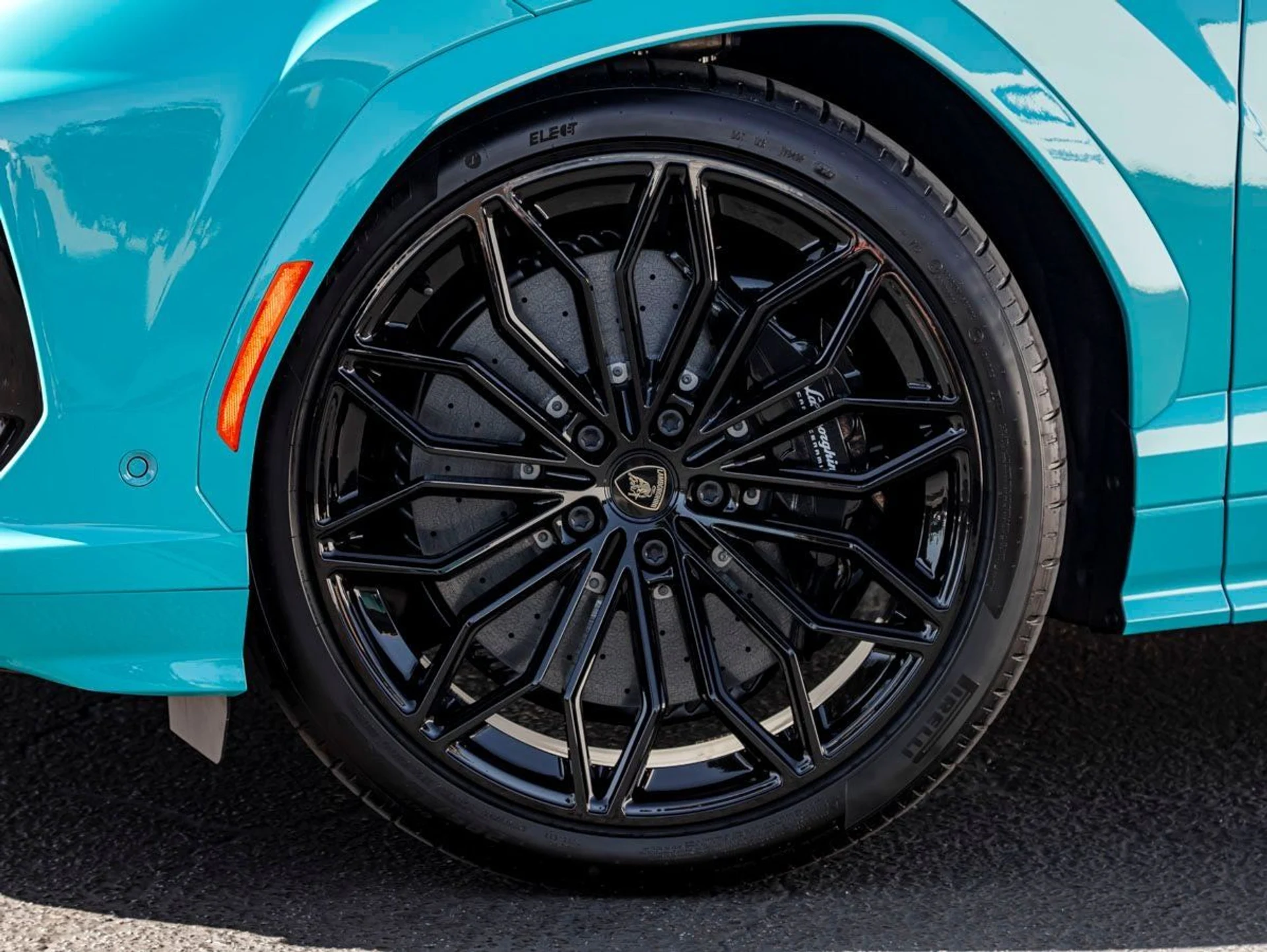 mph010_856023245_11_7c95550378