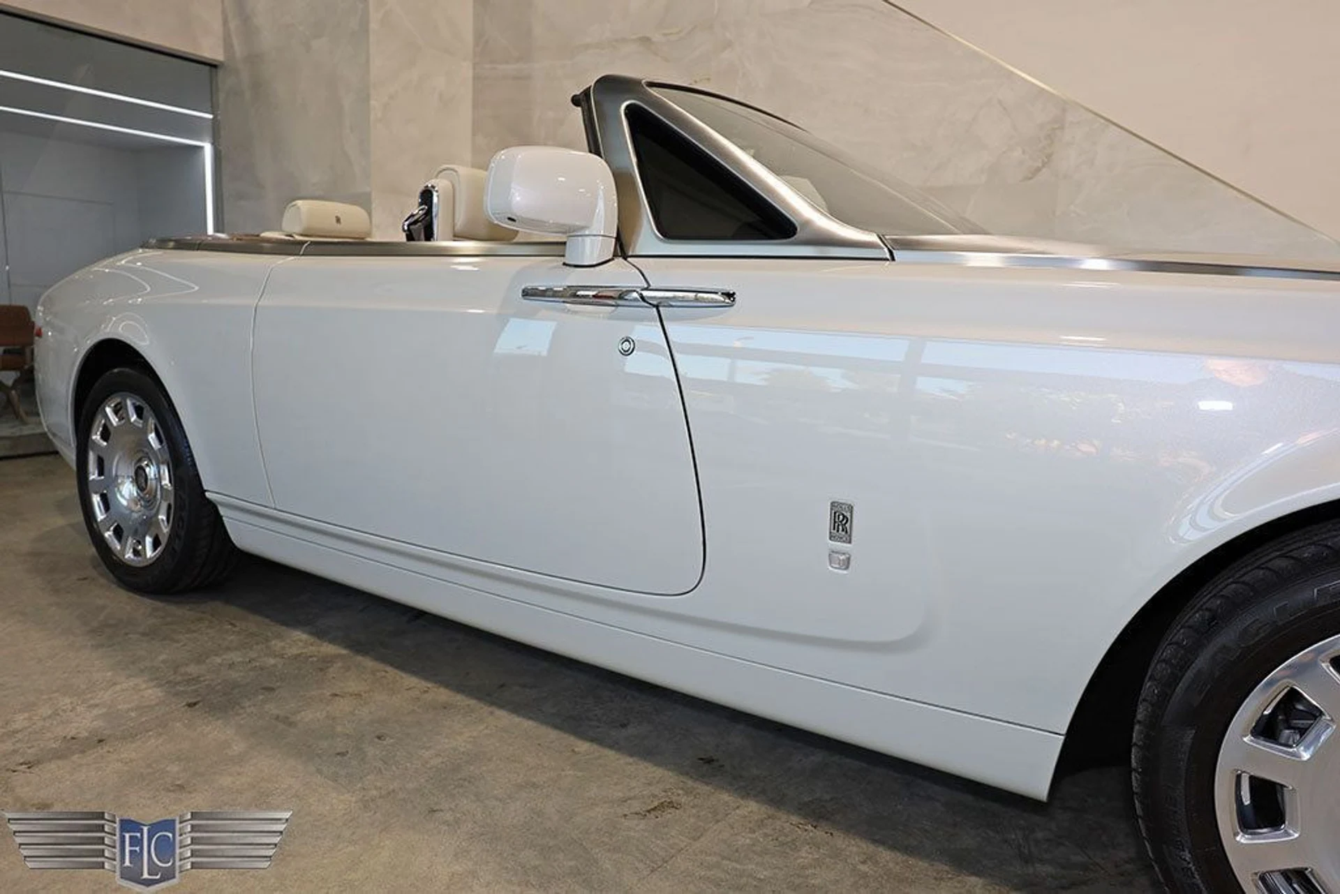 mph010_861159258_used_2013_rolls_royce_phantom_drophead_coupe_9689_22223521_11_1024_eddb2f7db0