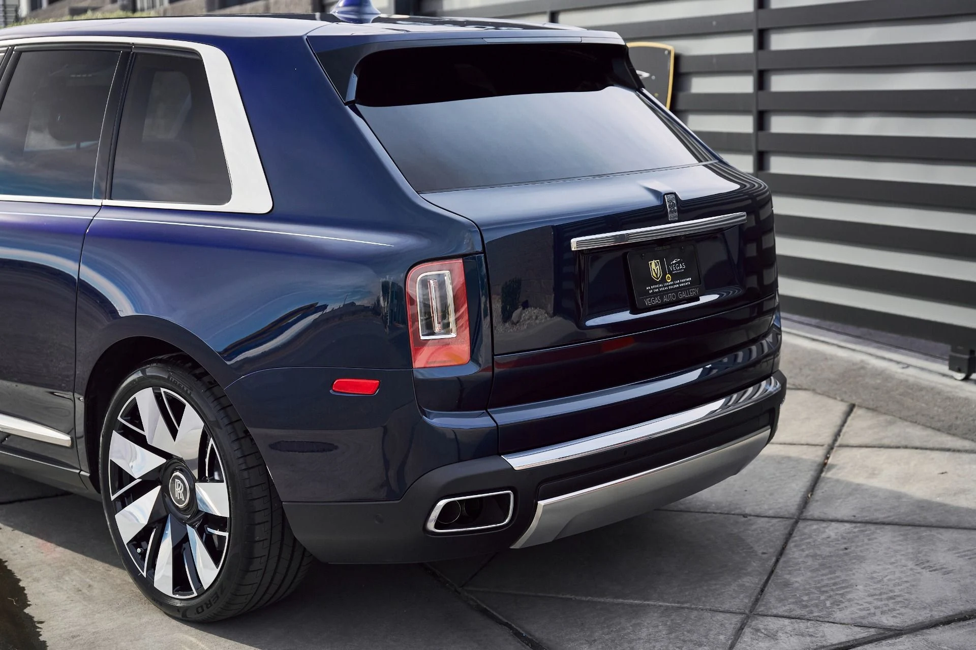 mph010_880685580_Used_2022_Rolls_Royce_Cullinan_1767746342_bddaeaaed0