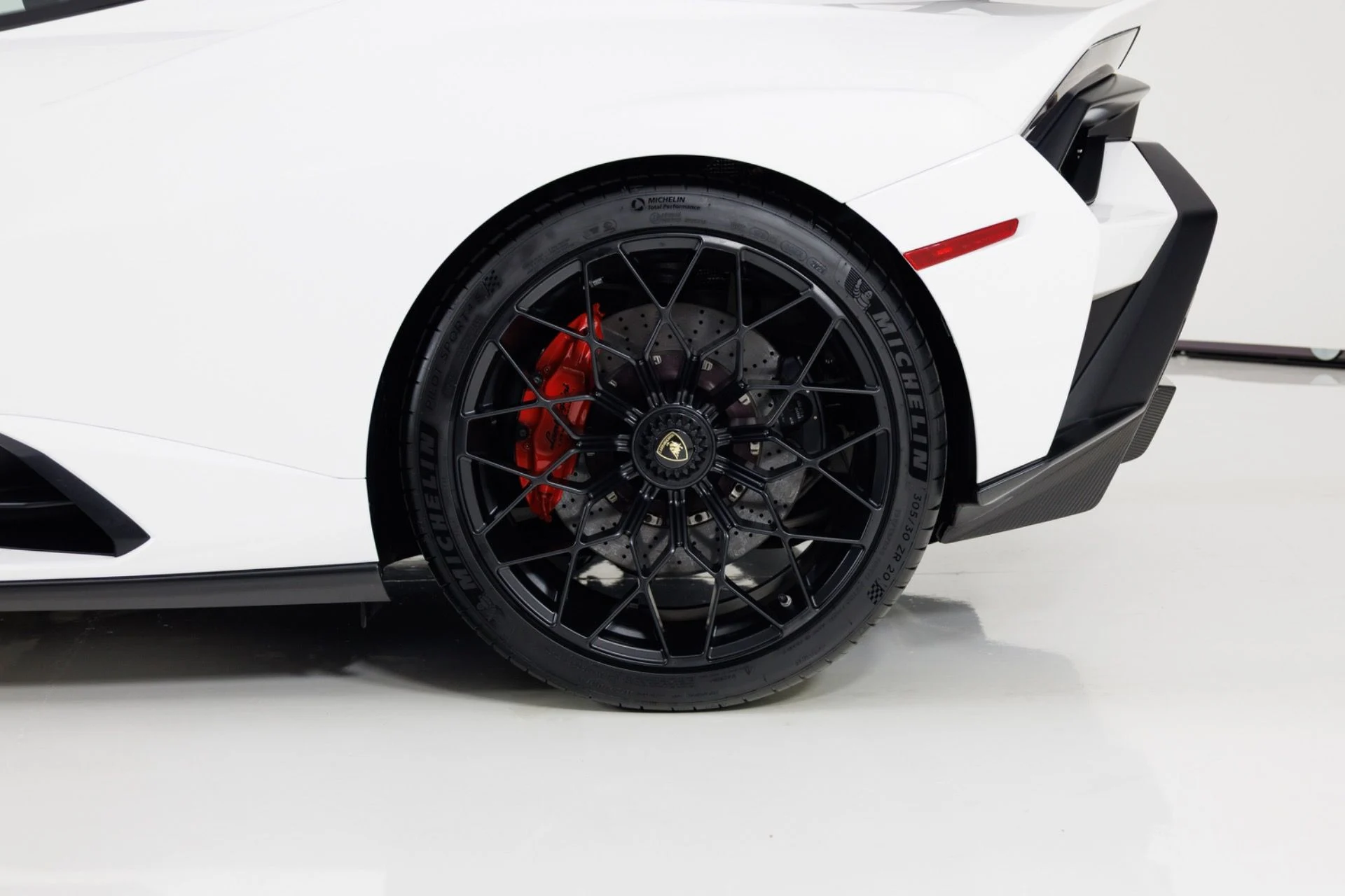 mph010_887934221_Used_2021_Lamborghini_Huracan_STO_1789754412_eb6843ab34