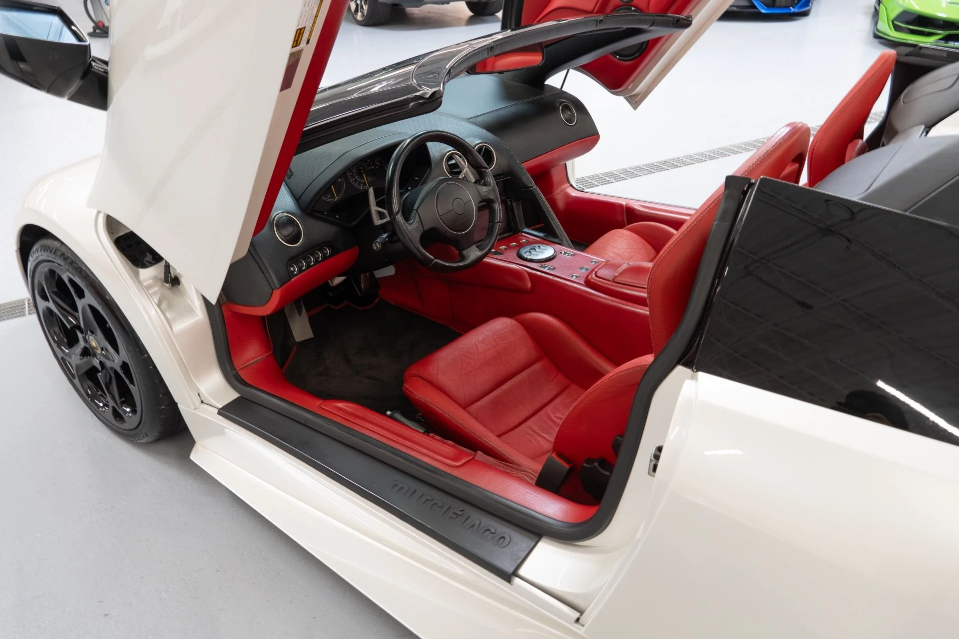 mph010_888702798_Used_2006_Lamborghini_Murcielago_1758225770_b8b54b71af